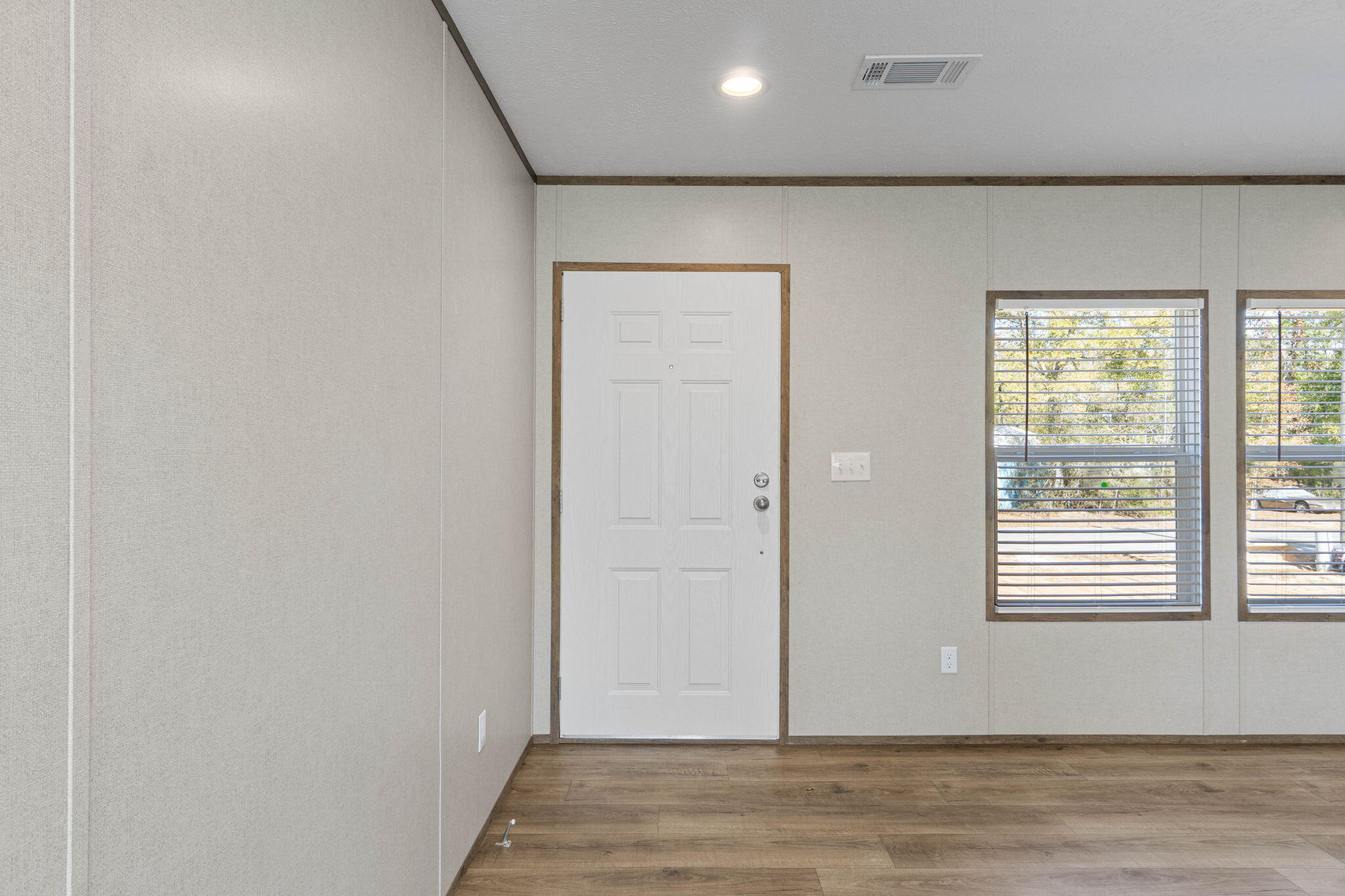 OAKWOOD LAKES ESTATES - Residential