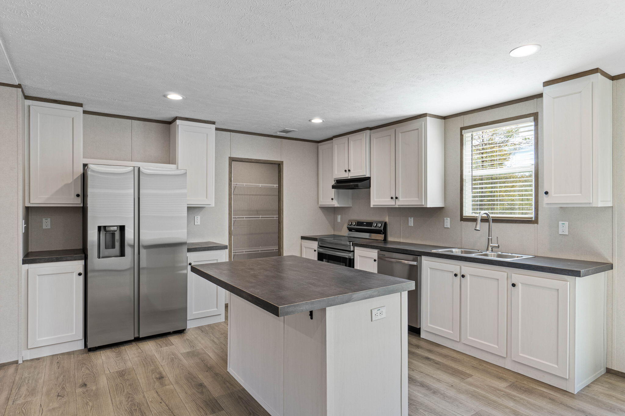 OAKWOOD LAKES ESTATES - Residential