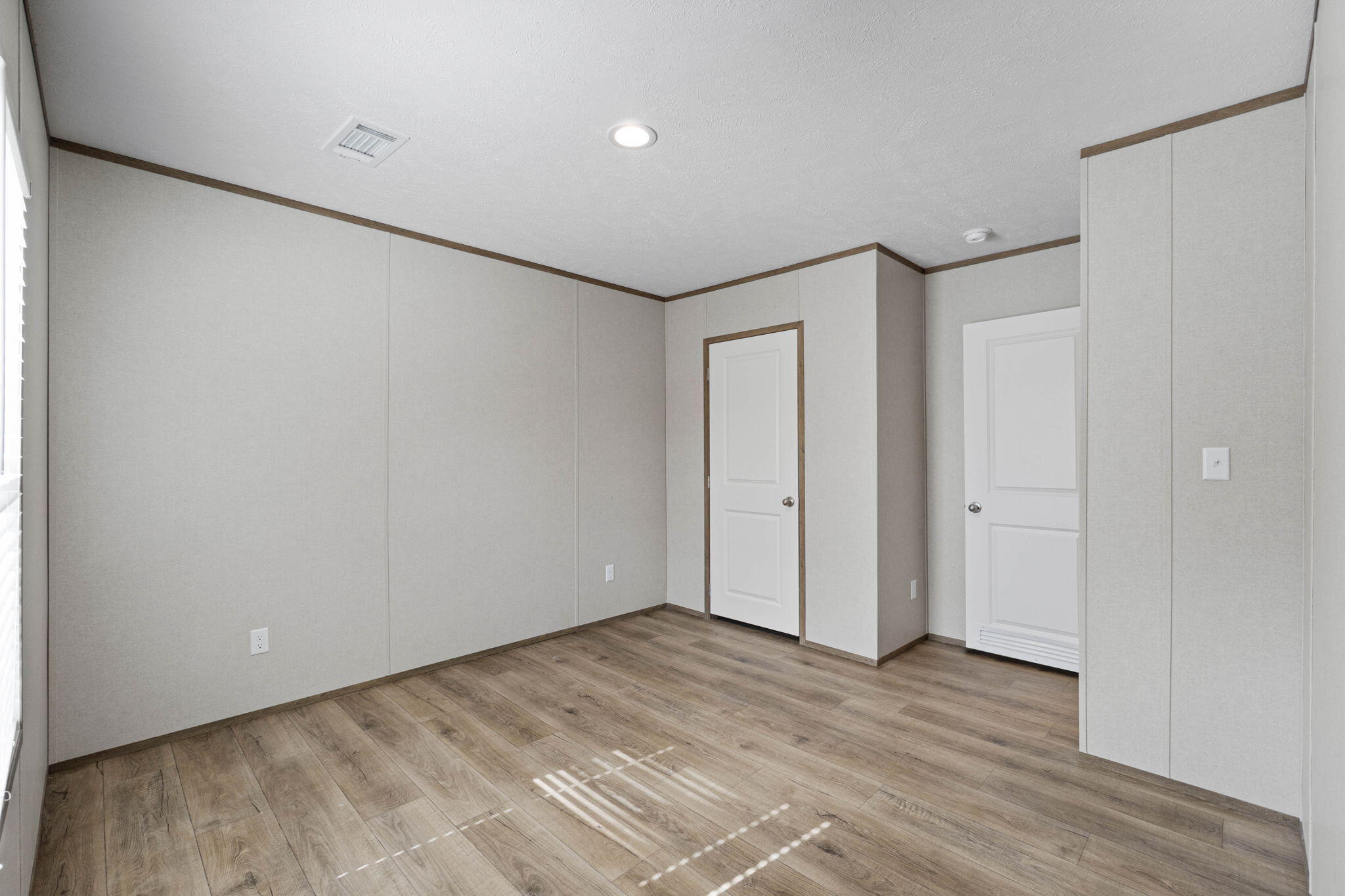 OAKWOOD LAKES ESTATES - Residential