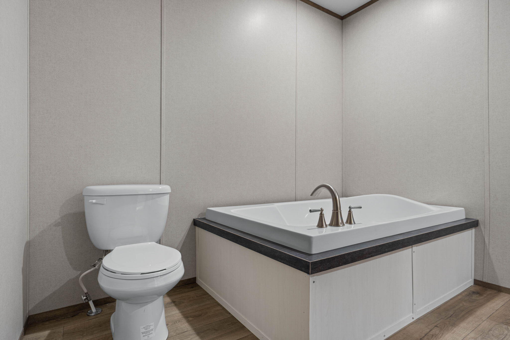 OAKWOOD LAKES ESTATES - Residential