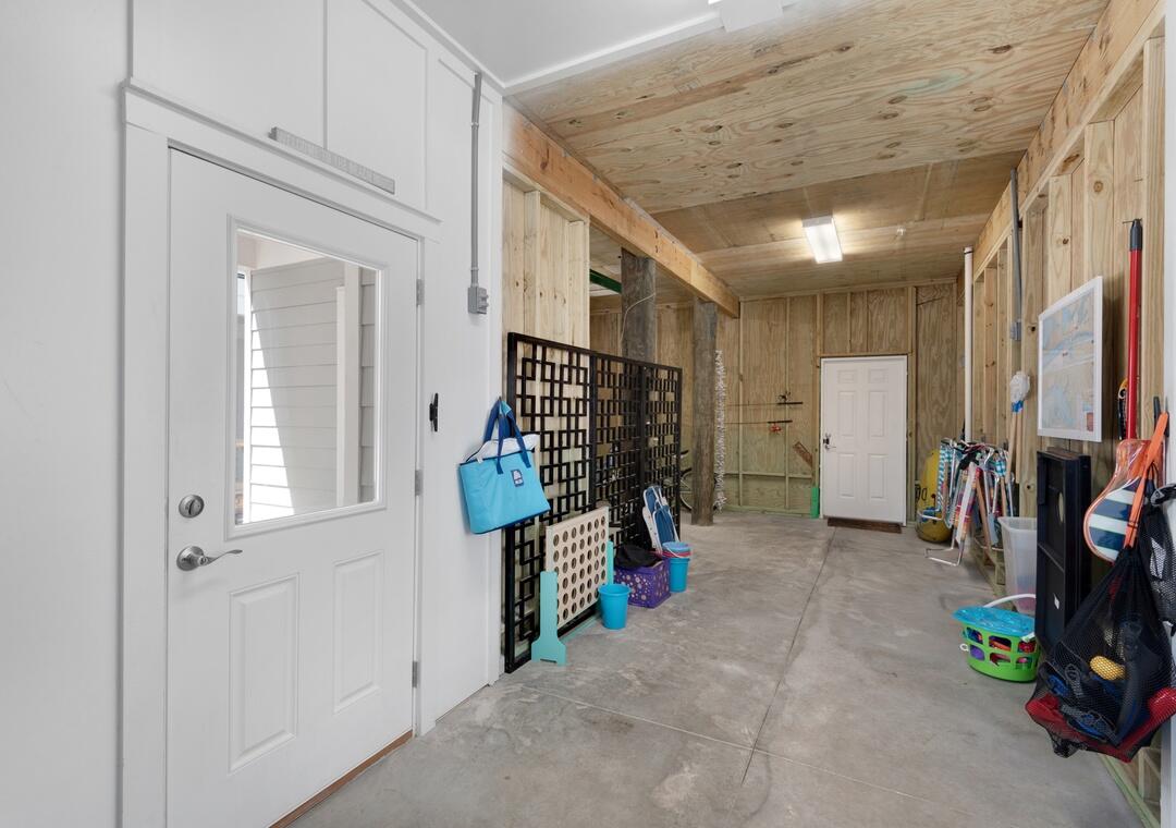 BY THE SEA - Residential