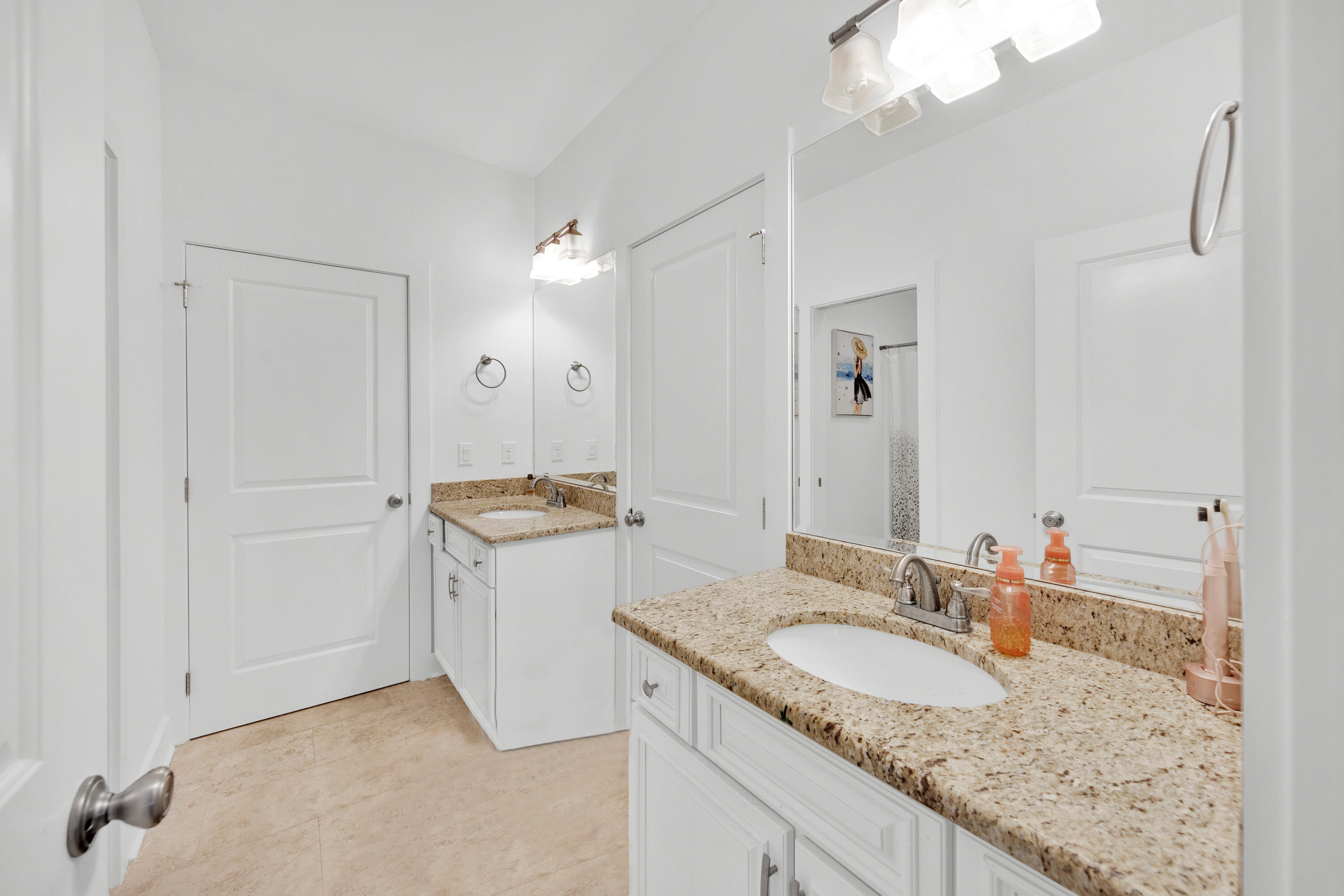 HIDDEN GROVE - Residential