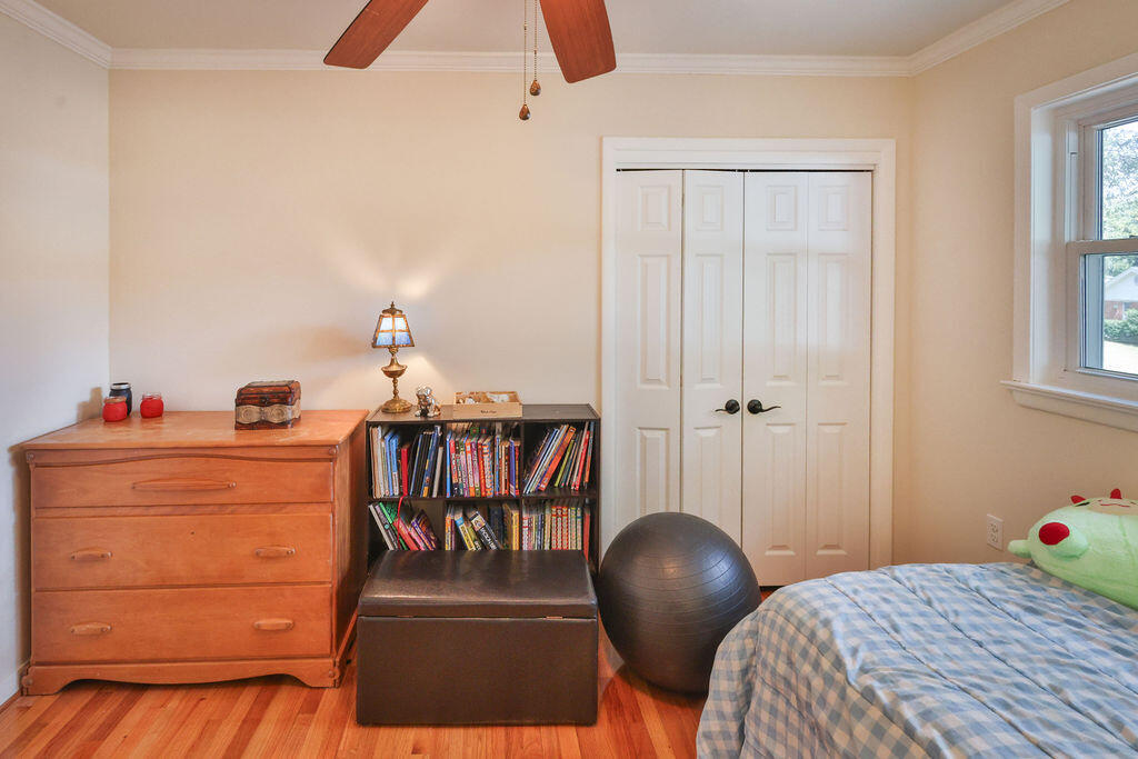 VILLA RUSS PARK S/D LOT 30 BLK 3 - Residential