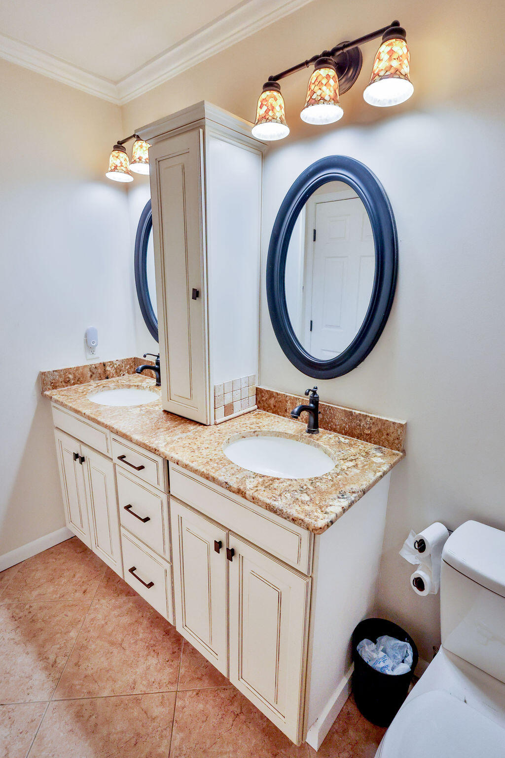 VILLA RUSS PARK S/D LOT 30 BLK 3 - Residential