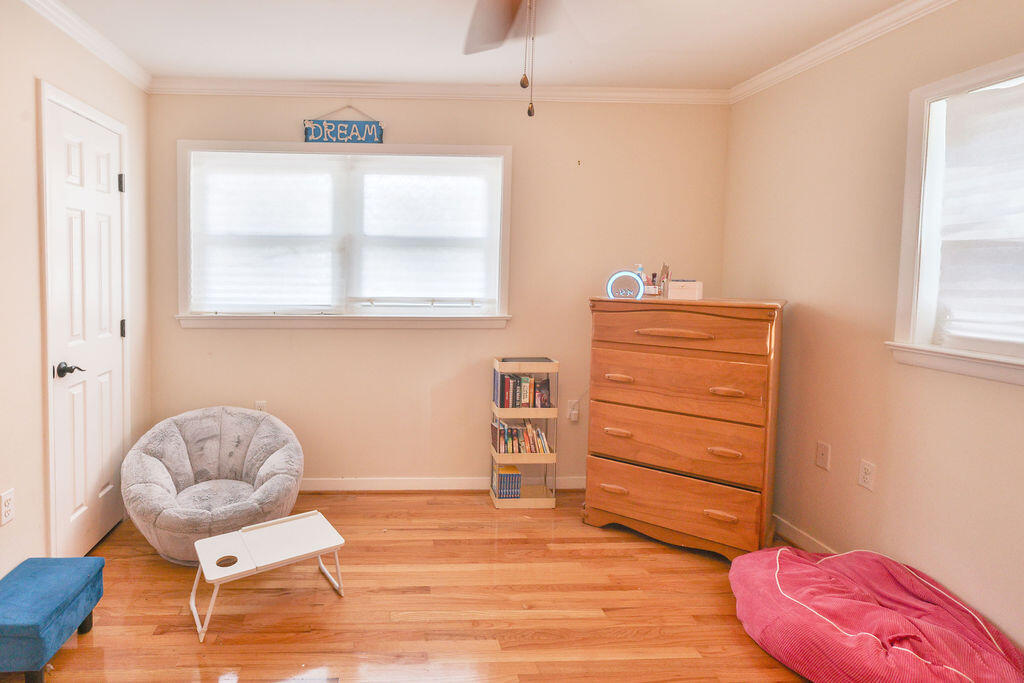 VILLA RUSS PARK S/D LOT 30 BLK 3 - Residential