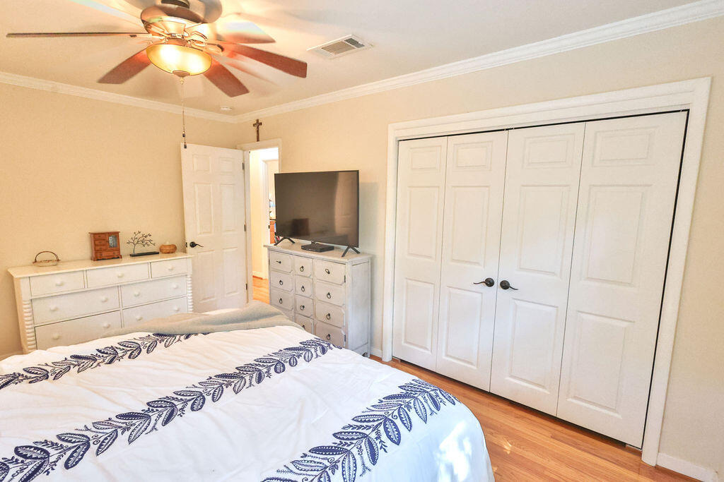 VILLA RUSS PARK S/D LOT 30 BLK 3 - Residential