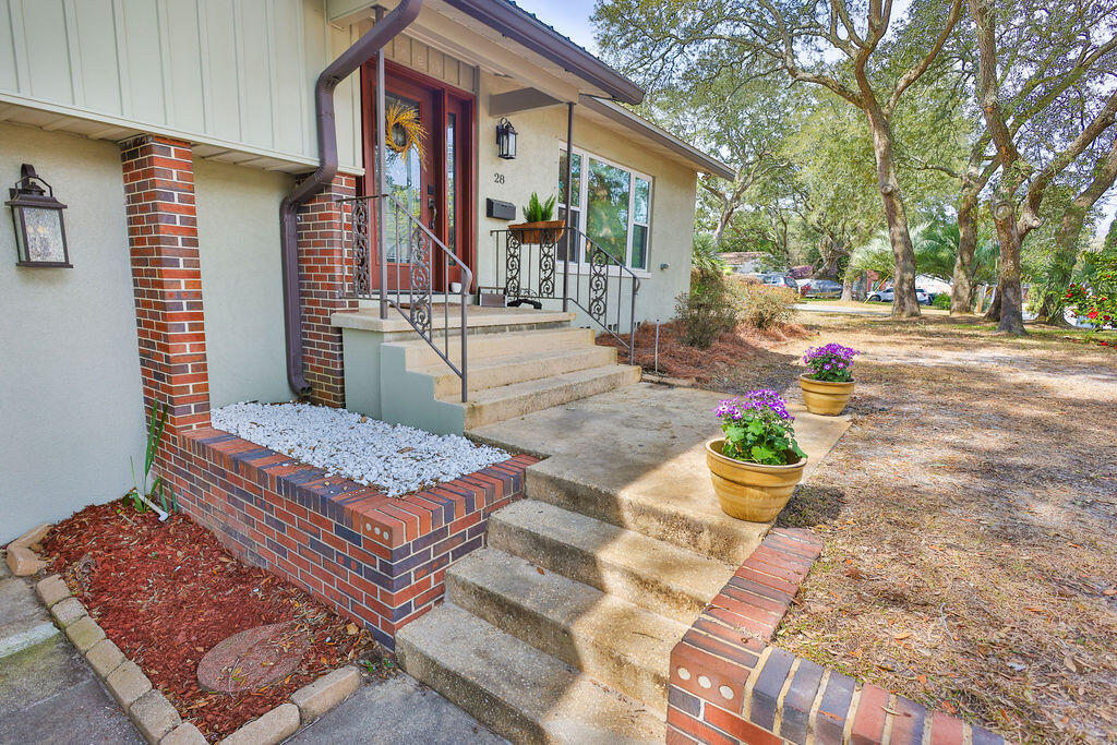 VILLA RUSS PARK S/D LOT 30 BLK 3 - Residential