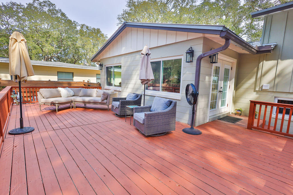 VILLA RUSS PARK S/D LOT 30 BLK 3 - Residential