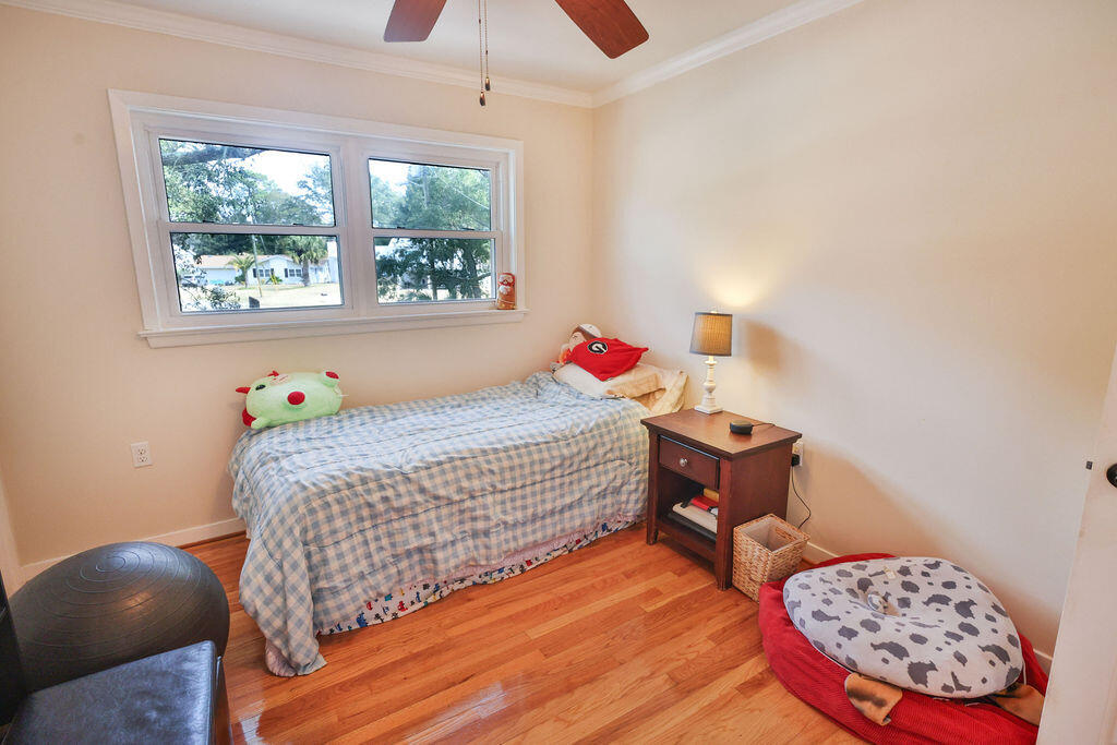 VILLA RUSS PARK S/D LOT 30 BLK 3 - Residential