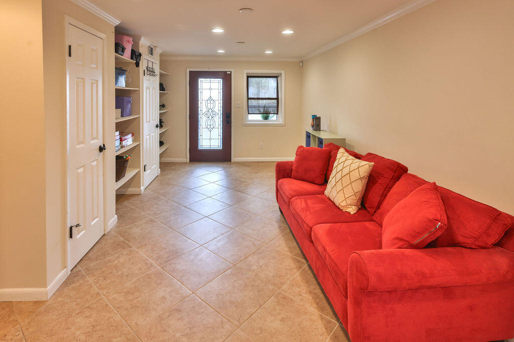 VILLA RUSS PARK S/D LOT 30 BLK 3 - Residential