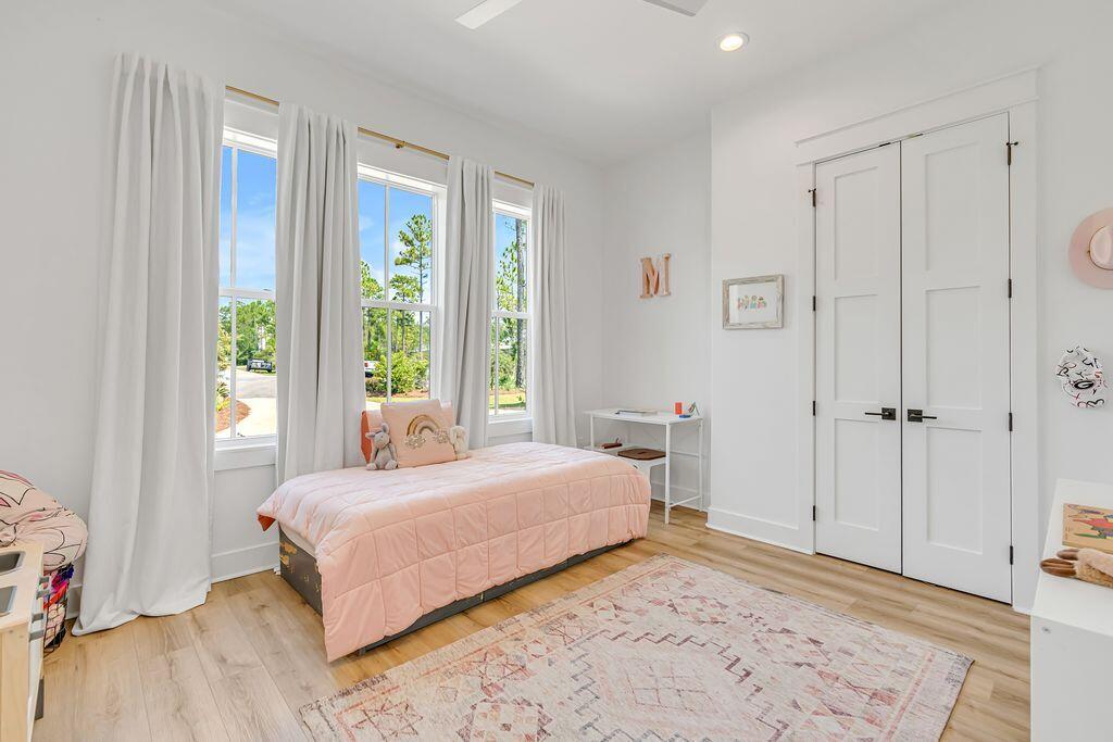 SECLUSION BAY - Residential