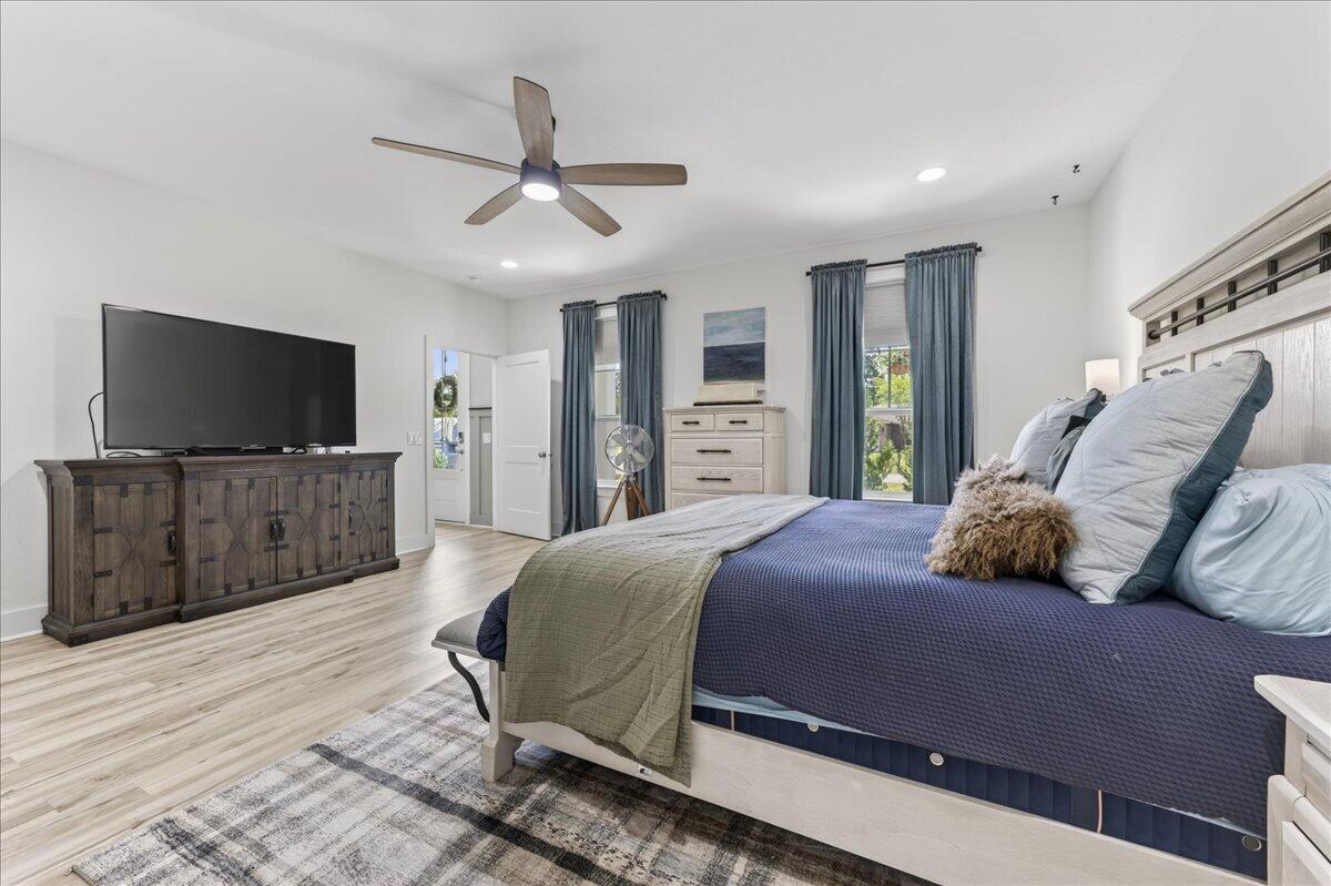 HOLLEY BY THE SEA - Residential