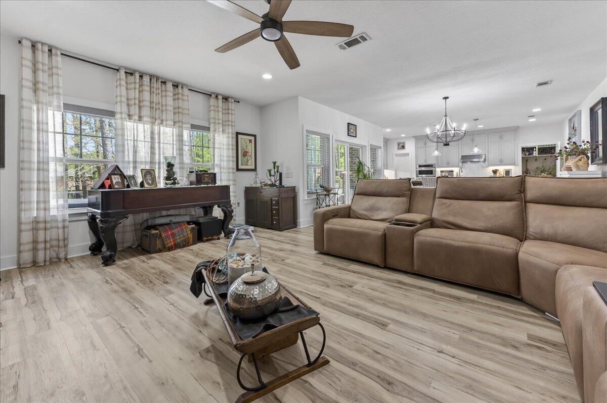 HOLLEY BY THE SEA - Residential