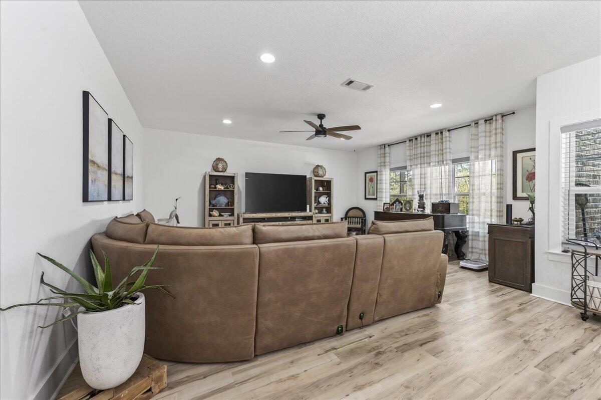 HOLLEY BY THE SEA - Residential