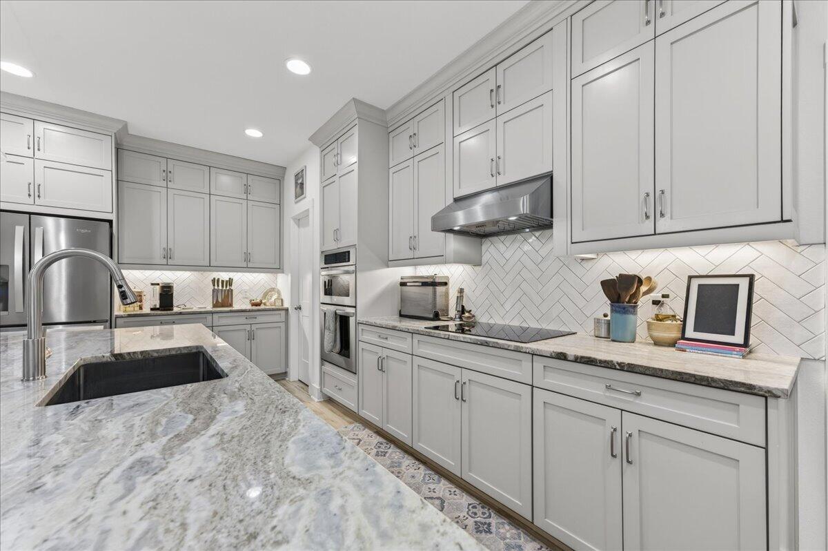 HOLLEY BY THE SEA - Residential