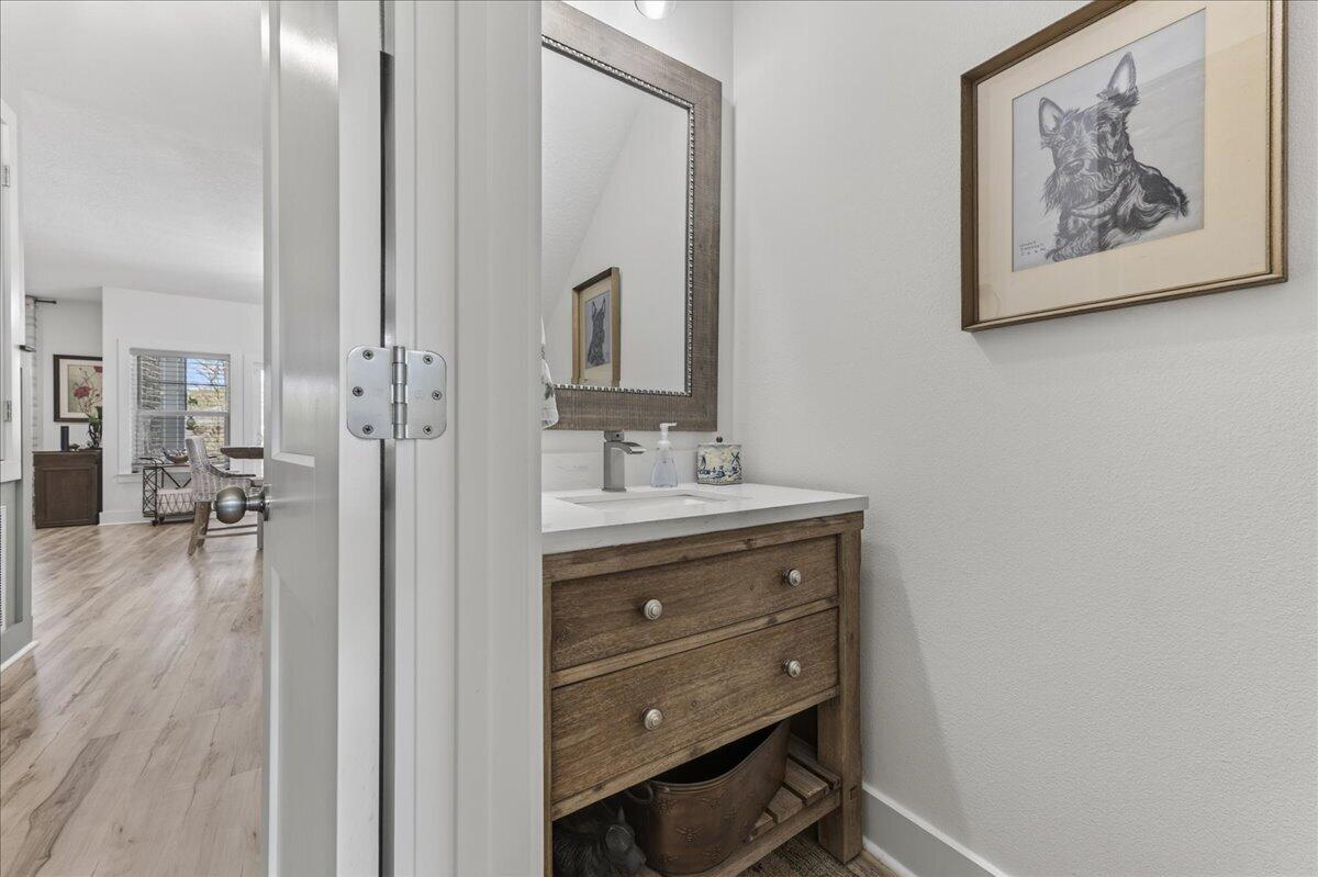 HOLLEY BY THE SEA - Residential