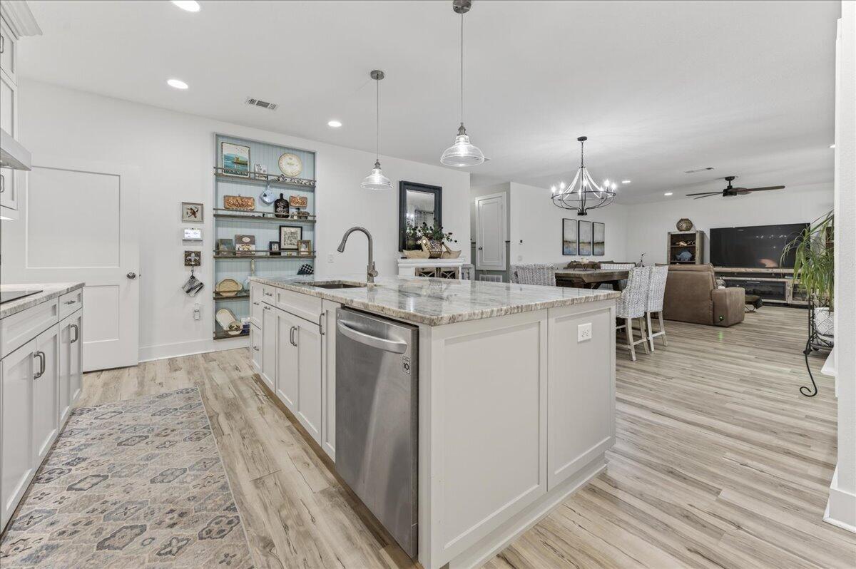 HOLLEY BY THE SEA - Residential