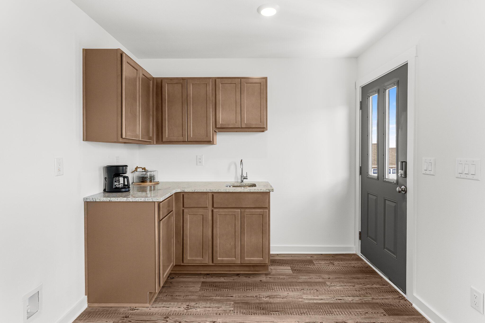 OWL'S HEAD - Residential Lease