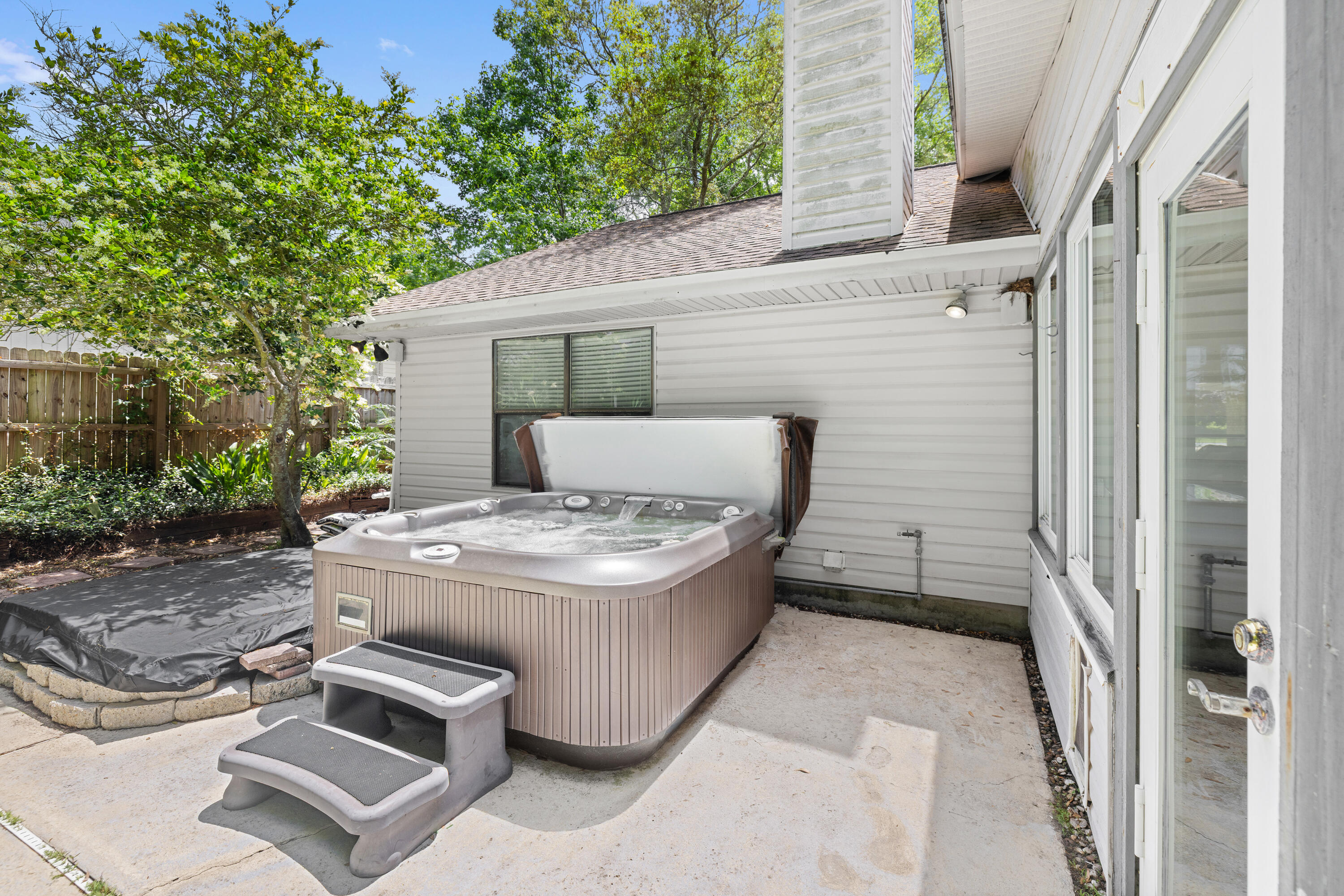 ROCKY BAYOU COUNTRY CLUB ESTATES 4 - Residential