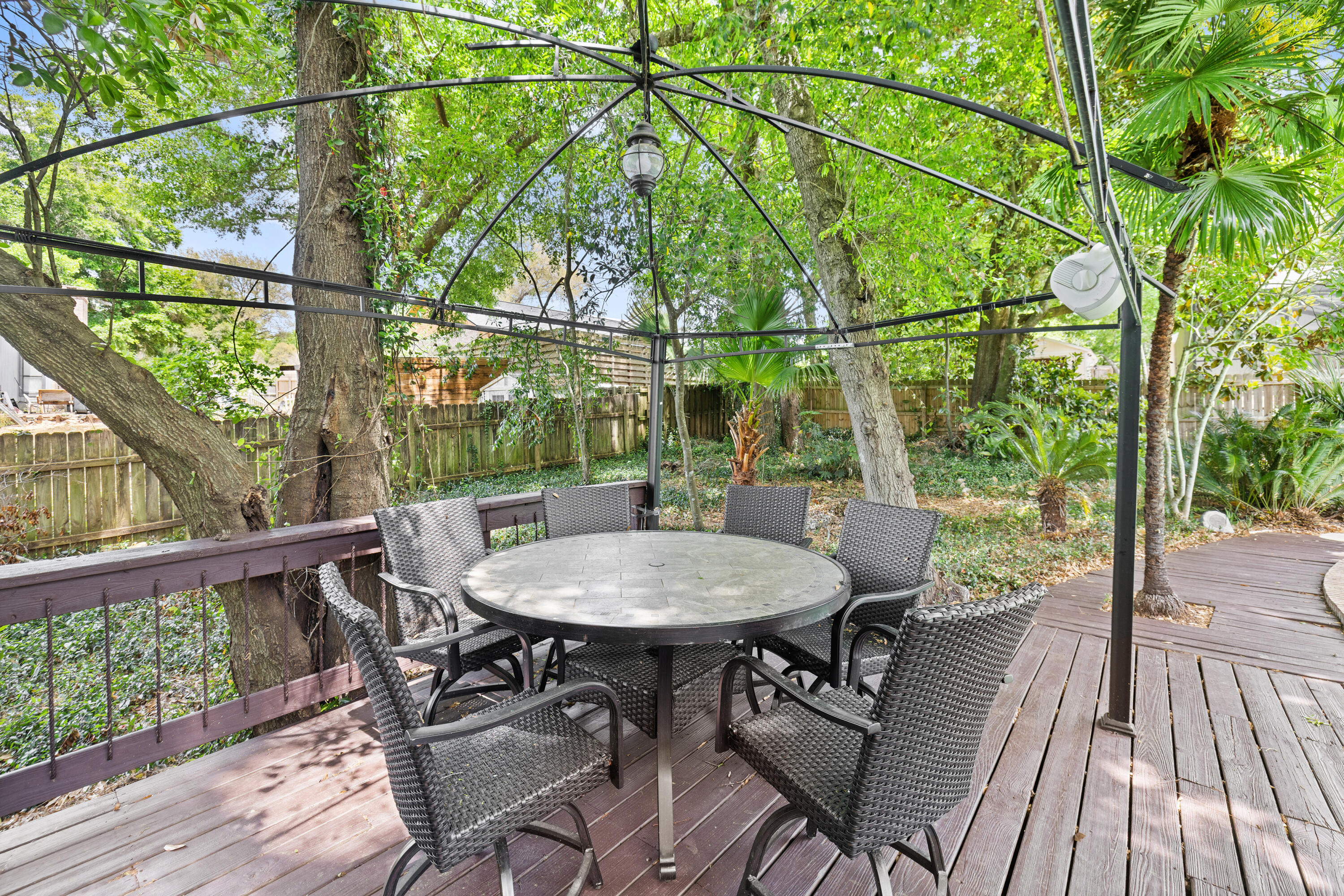 ROCKY BAYOU COUNTRY CLUB ESTATES 4 - Residential