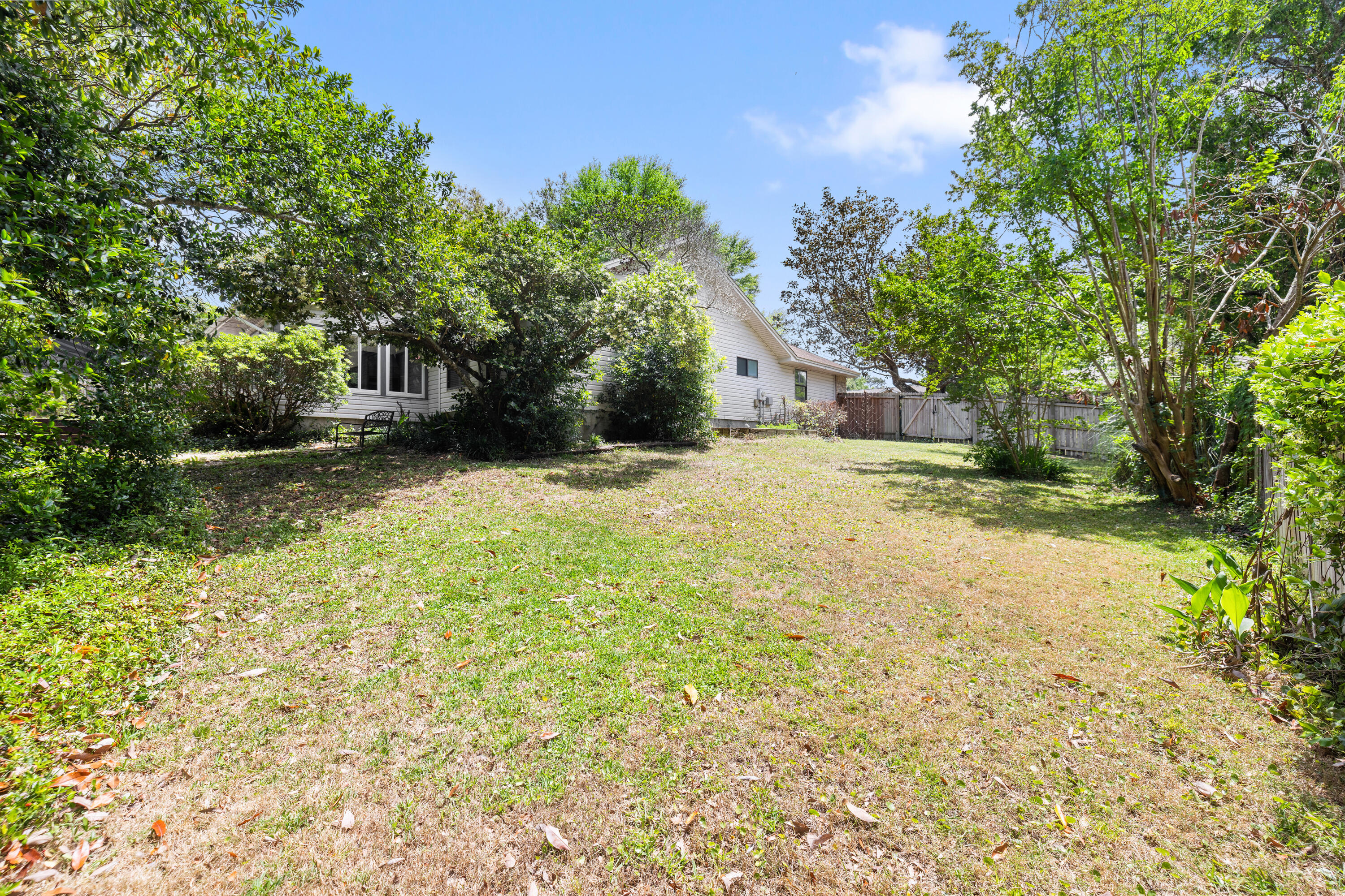 ROCKY BAYOU COUNTRY CLUB ESTATES 4 - Residential