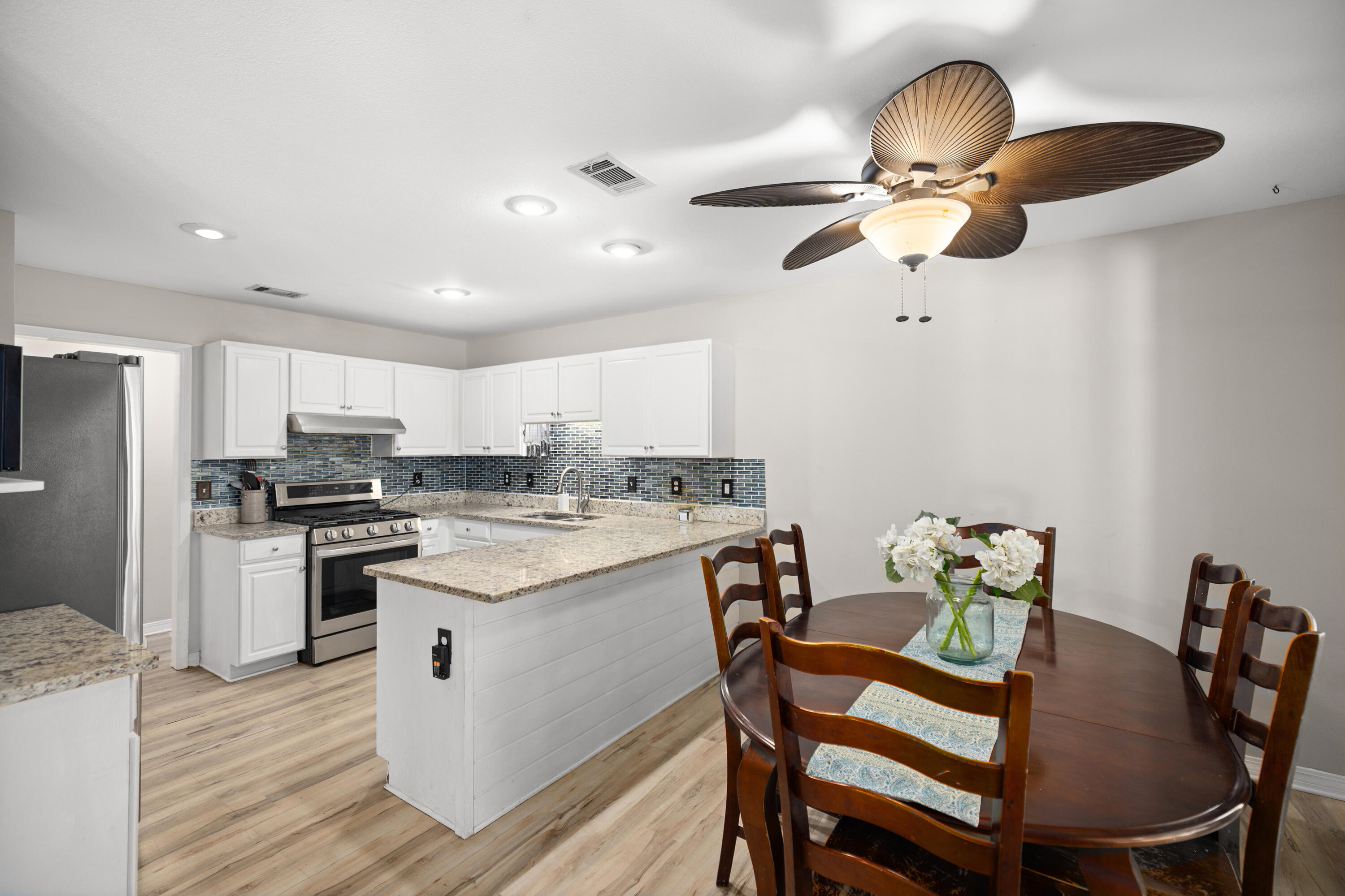 ROCKY BAYOU COUNTRY CLUB ESTATES 4 - Residential