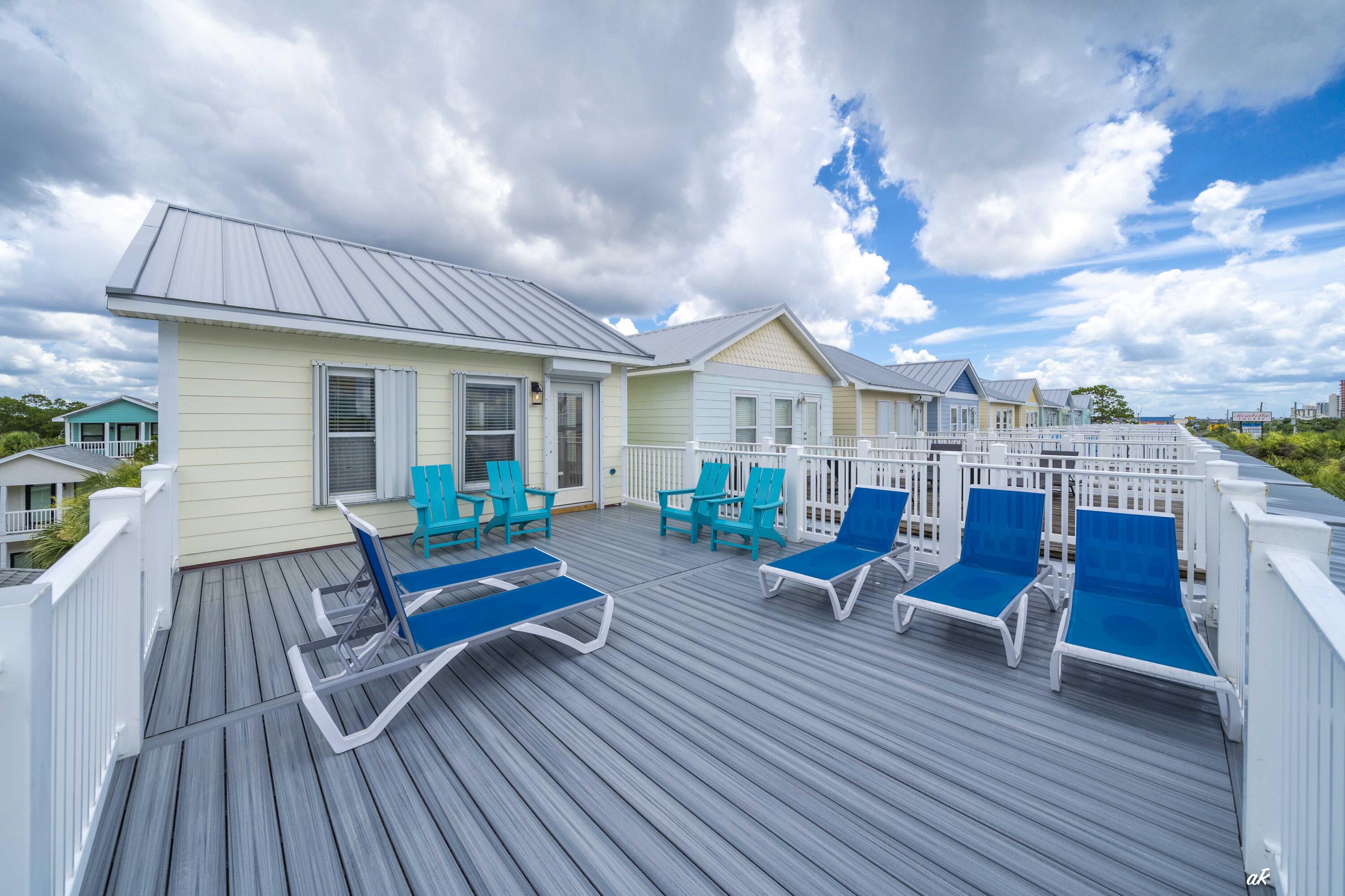 HOLIDAY BEACH UNIT 16 - Residential