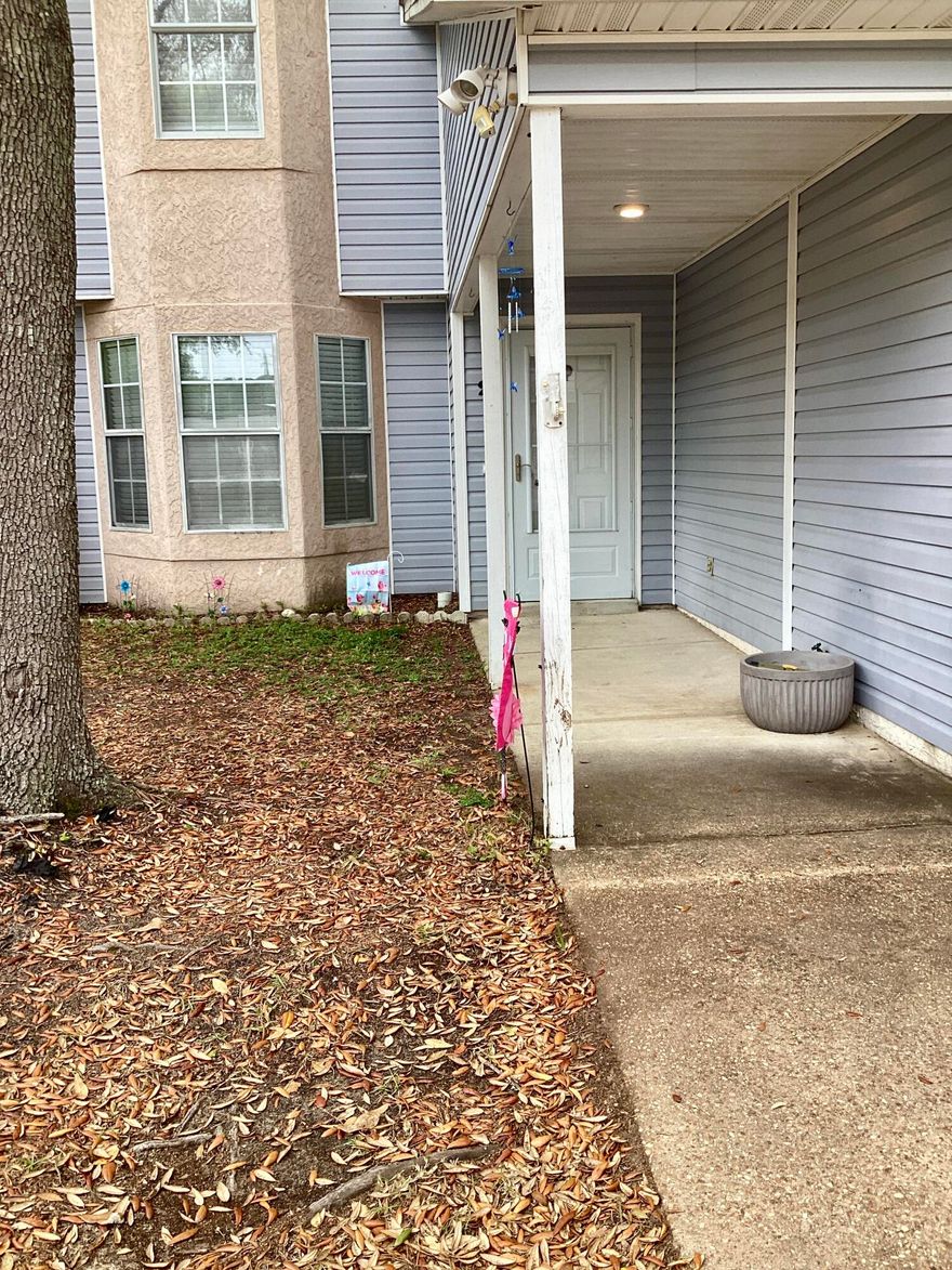 PRICE REDUCTION! SELLERS ARE OFFERING $5K TOWARD BUYERS CLOSING COSTS. Bring offers!**Come and see this beautiful turn-key 2-story traditional home. It's the perfect starter home or investment property. Just Minutes from breathtaking white sand beaches of the beautiful Emerald Coast, Hulburt Field and Eglin Air Force Base. The kitchen has newer stainless steel appliances and beautiful cherrywood cabinets. Freshly painted inside. Upstairs Carpet replaced in 2022. Bring your pets and have them enjoy the fenced-in yard and no HOA fees. 2021 Roof 2020 HVAC Water heater 2022
All information is thought to be accurate, buyer to verify