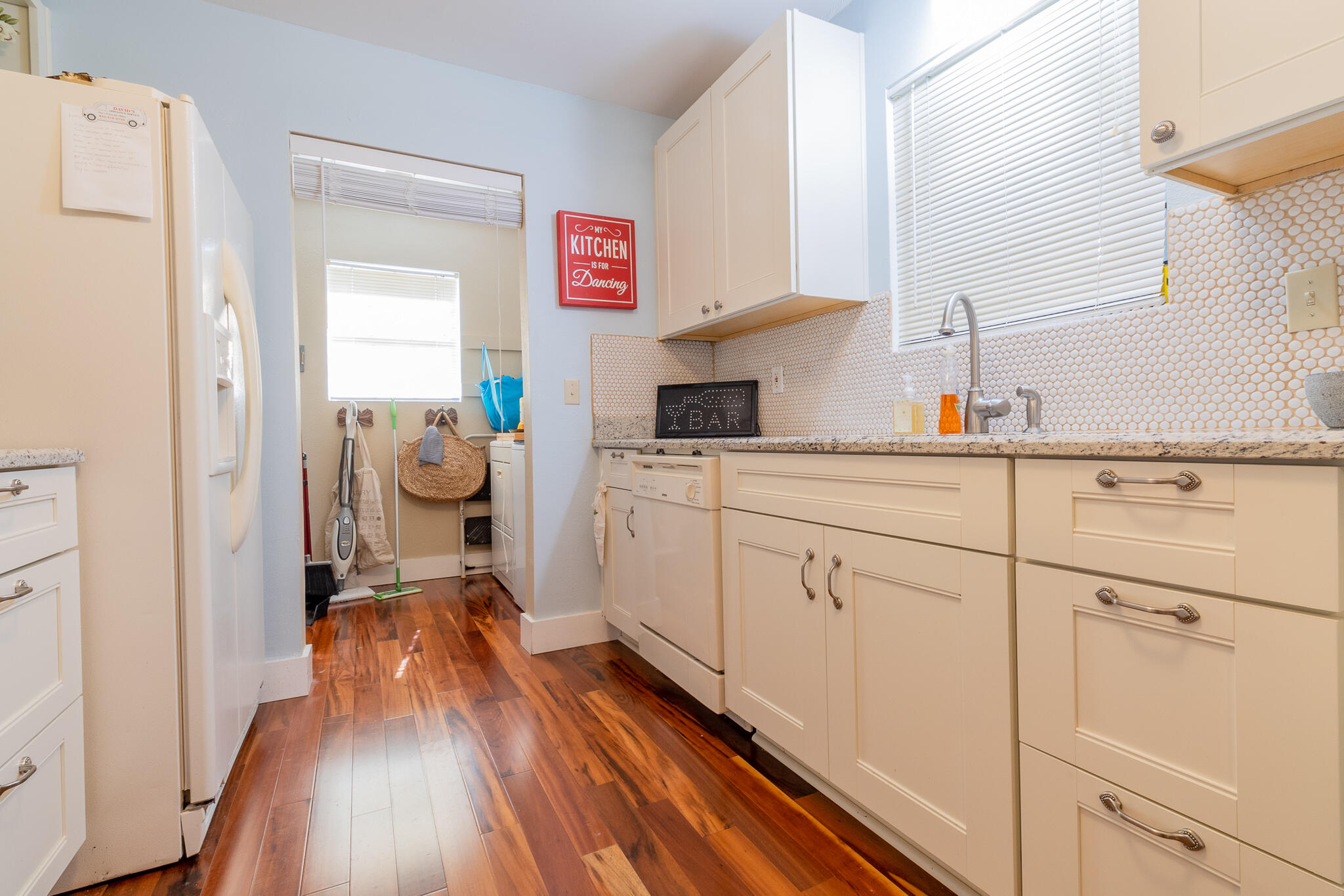 MILTON COURTS - Residential