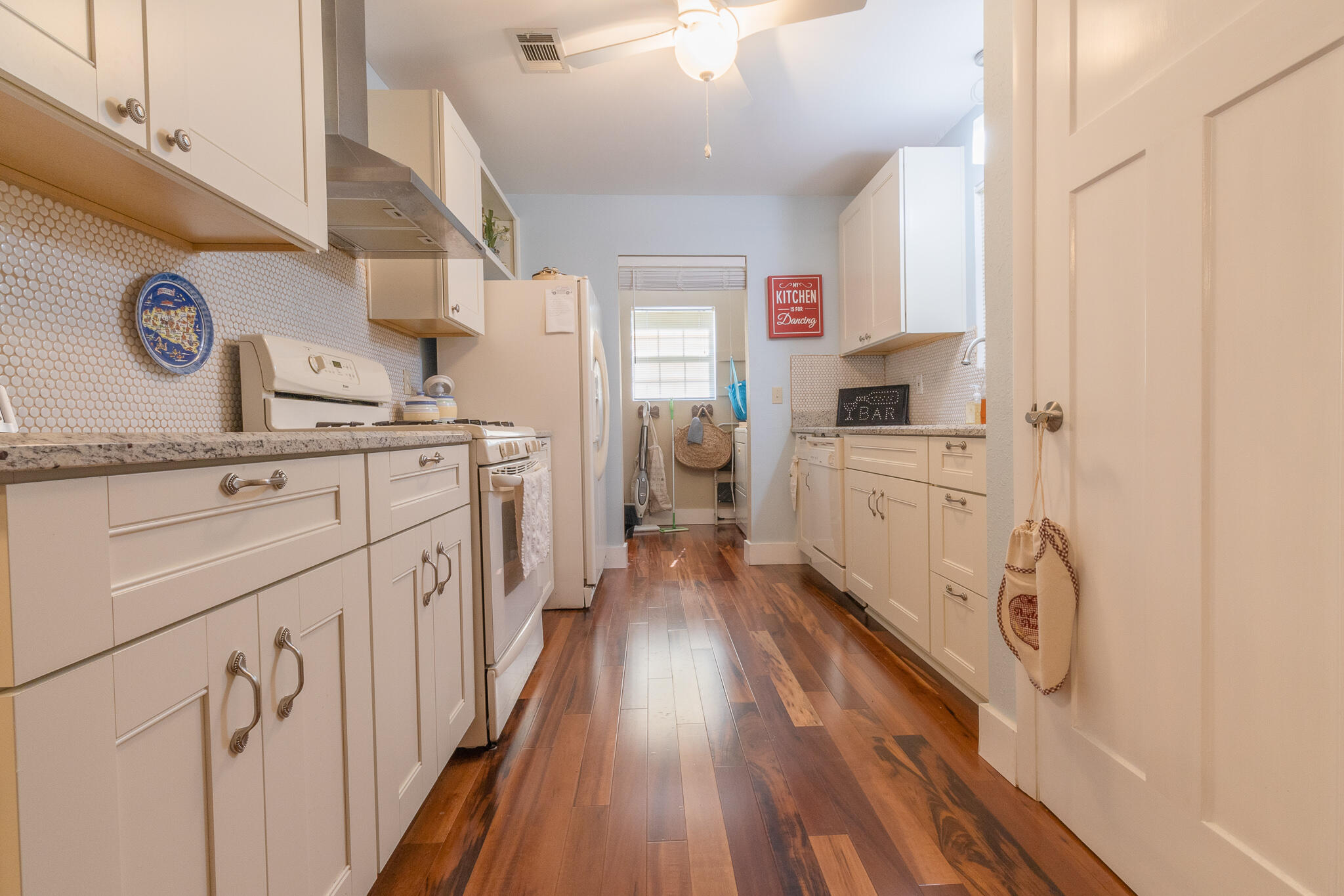 MILTON COURTS - Residential