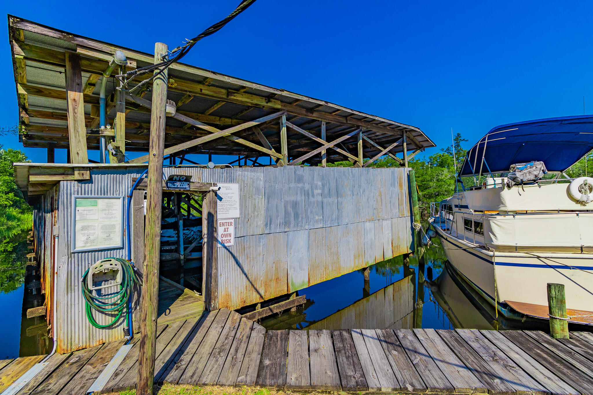 MILTON COURTS - Residential