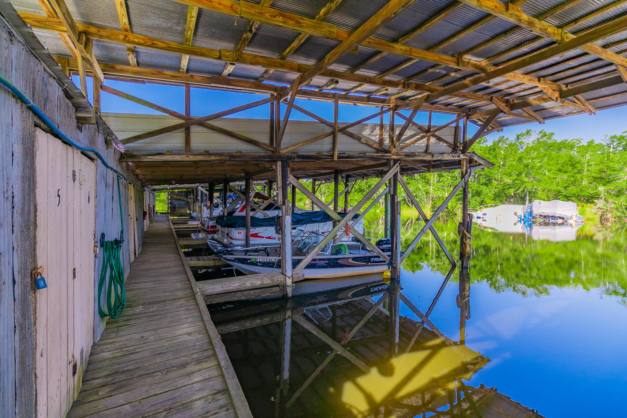 MILTON COURTS - Residential