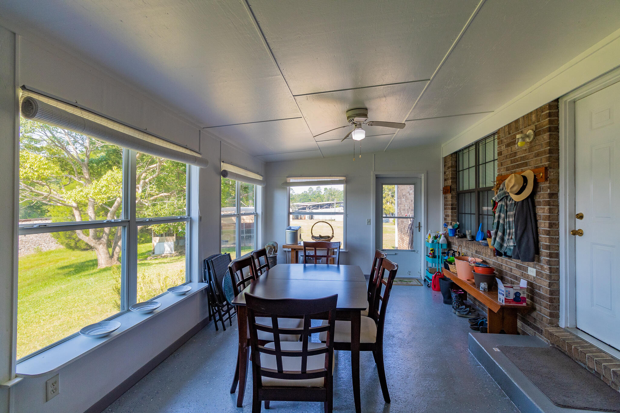 MILTON COURTS - Residential