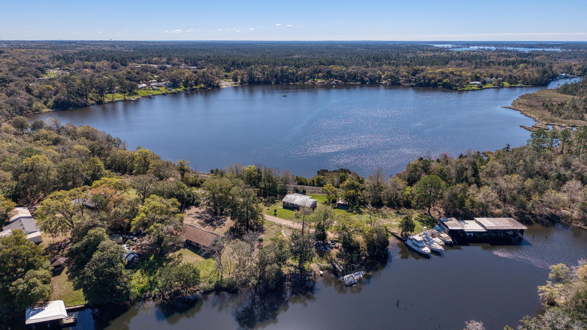 MILTON COURTS - Residential