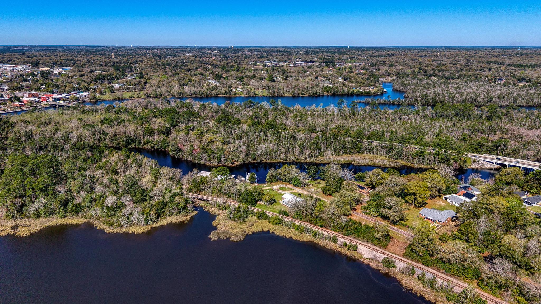 MILTON COURTS - Residential