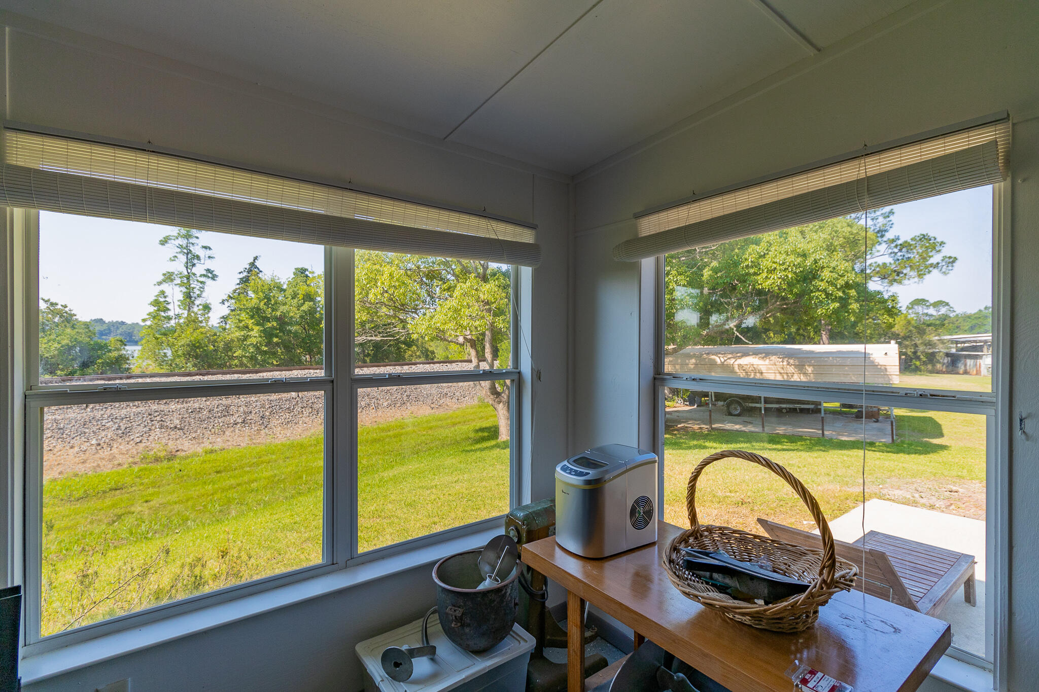 MILTON COURTS - Residential