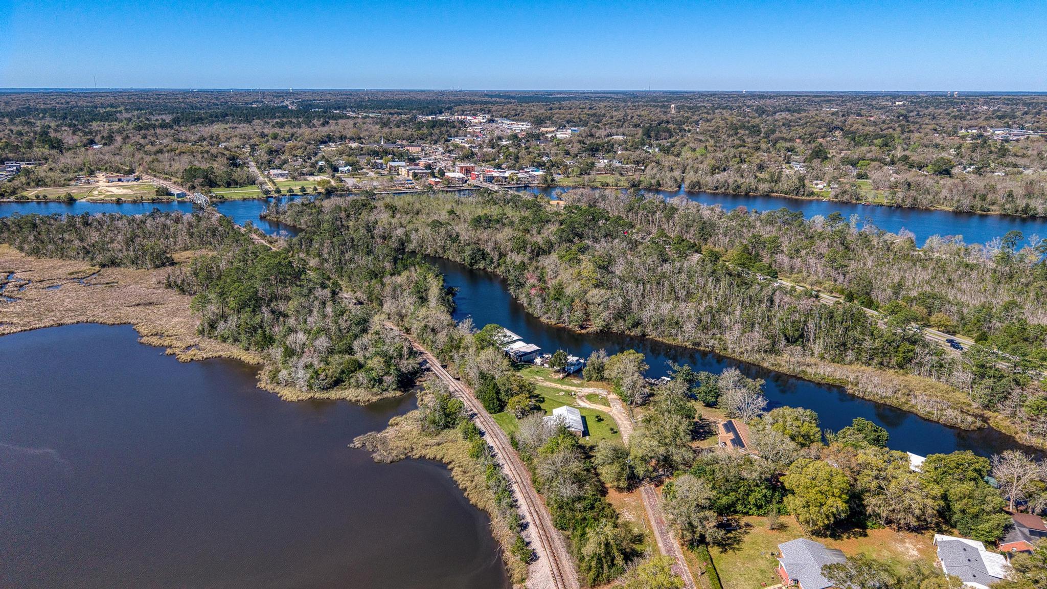 MILTON COURTS - Residential