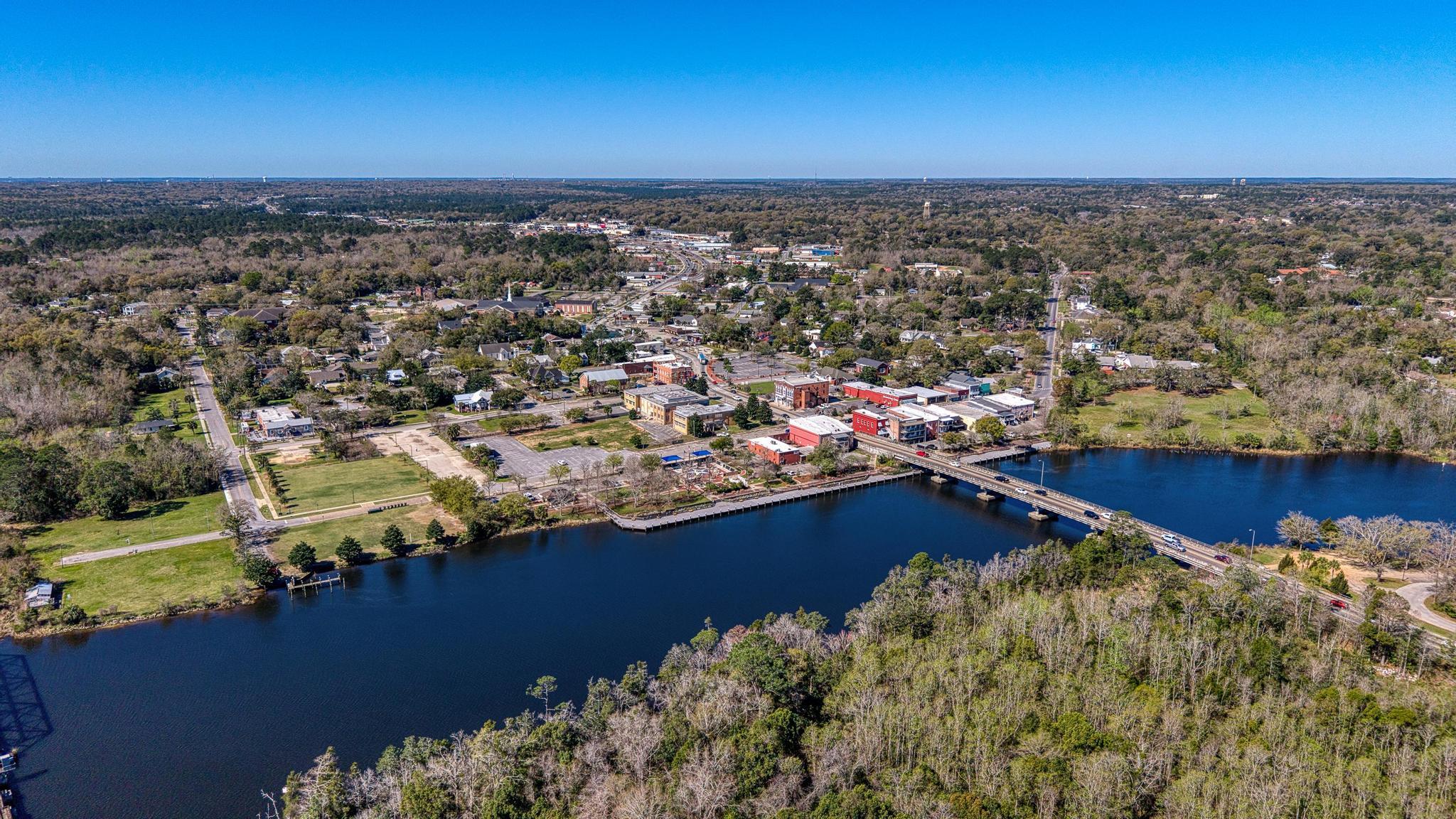 MILTON COURTS - Residential