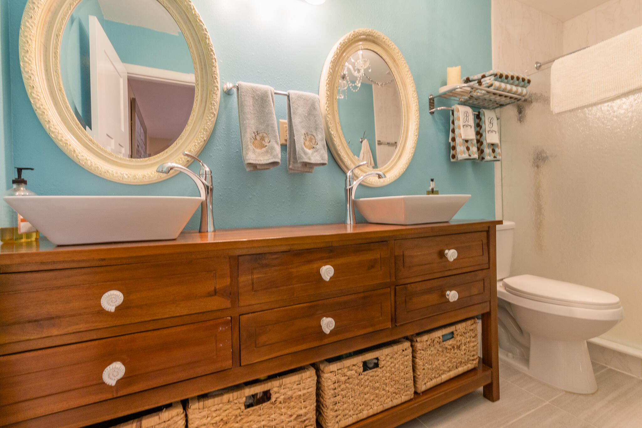 MILTON COURTS - Residential