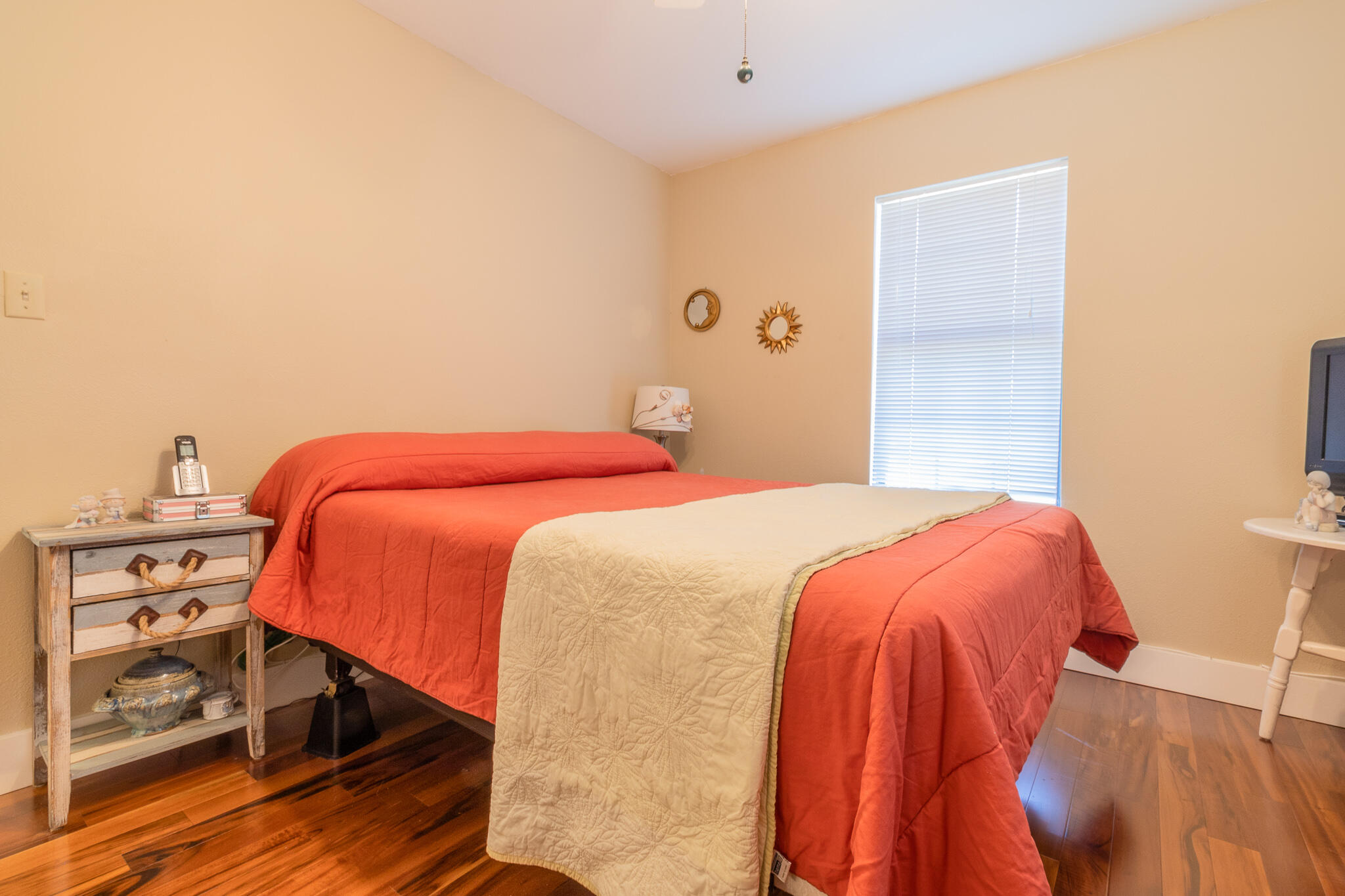 MILTON COURTS - Residential