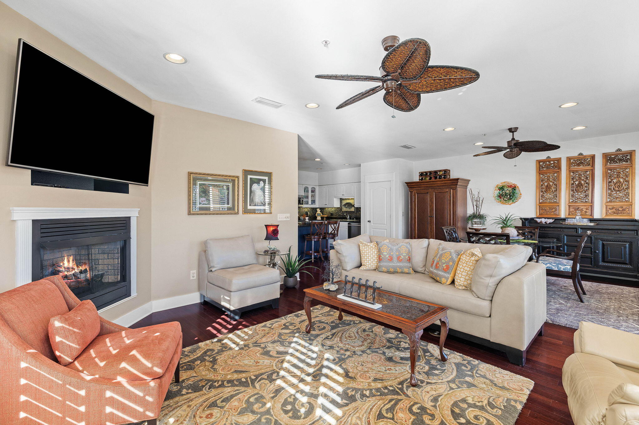 SEAVIEW VILLAS - Residential
