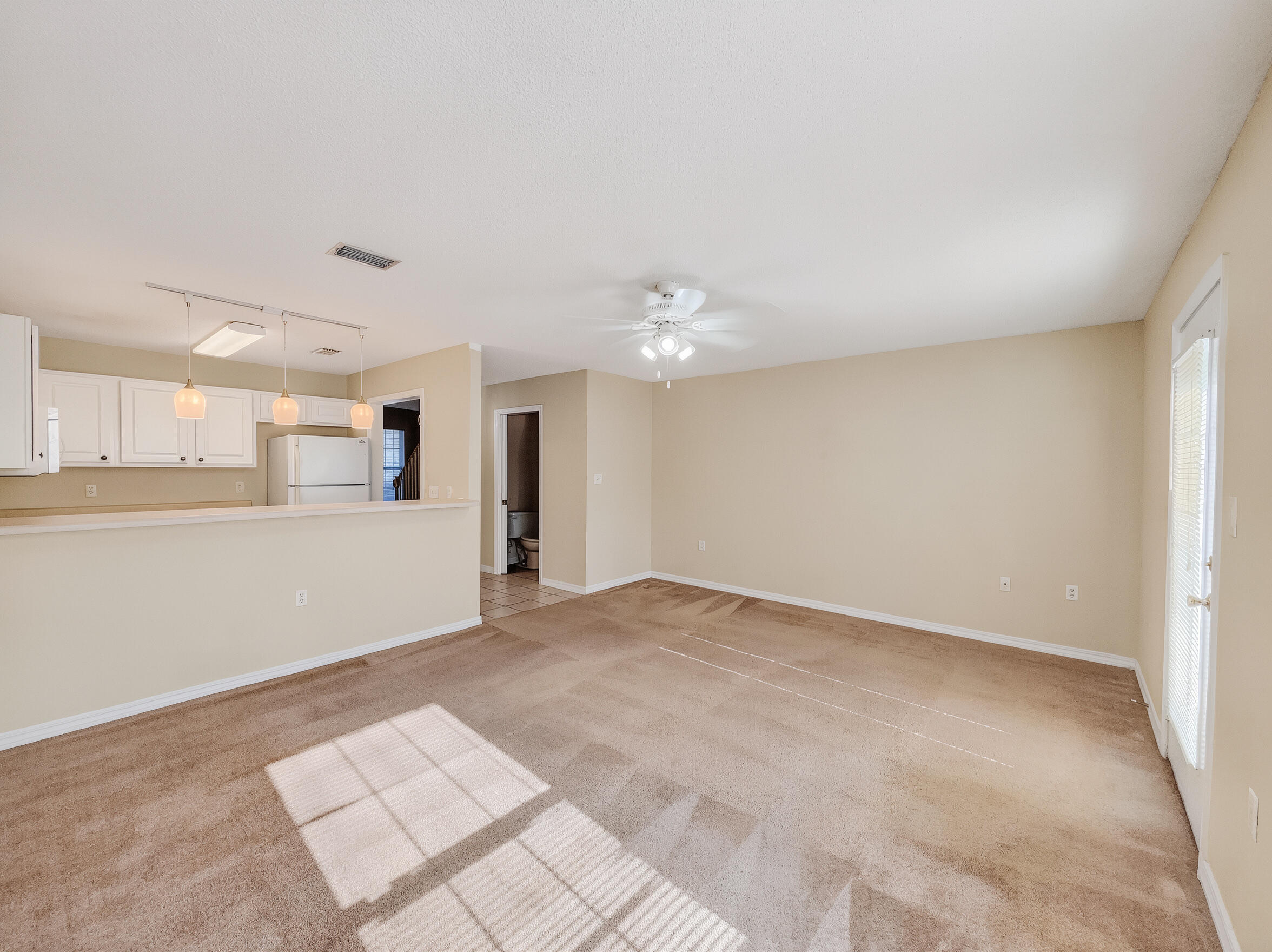 OAK PARK TOWNHOMES - Residential Lease