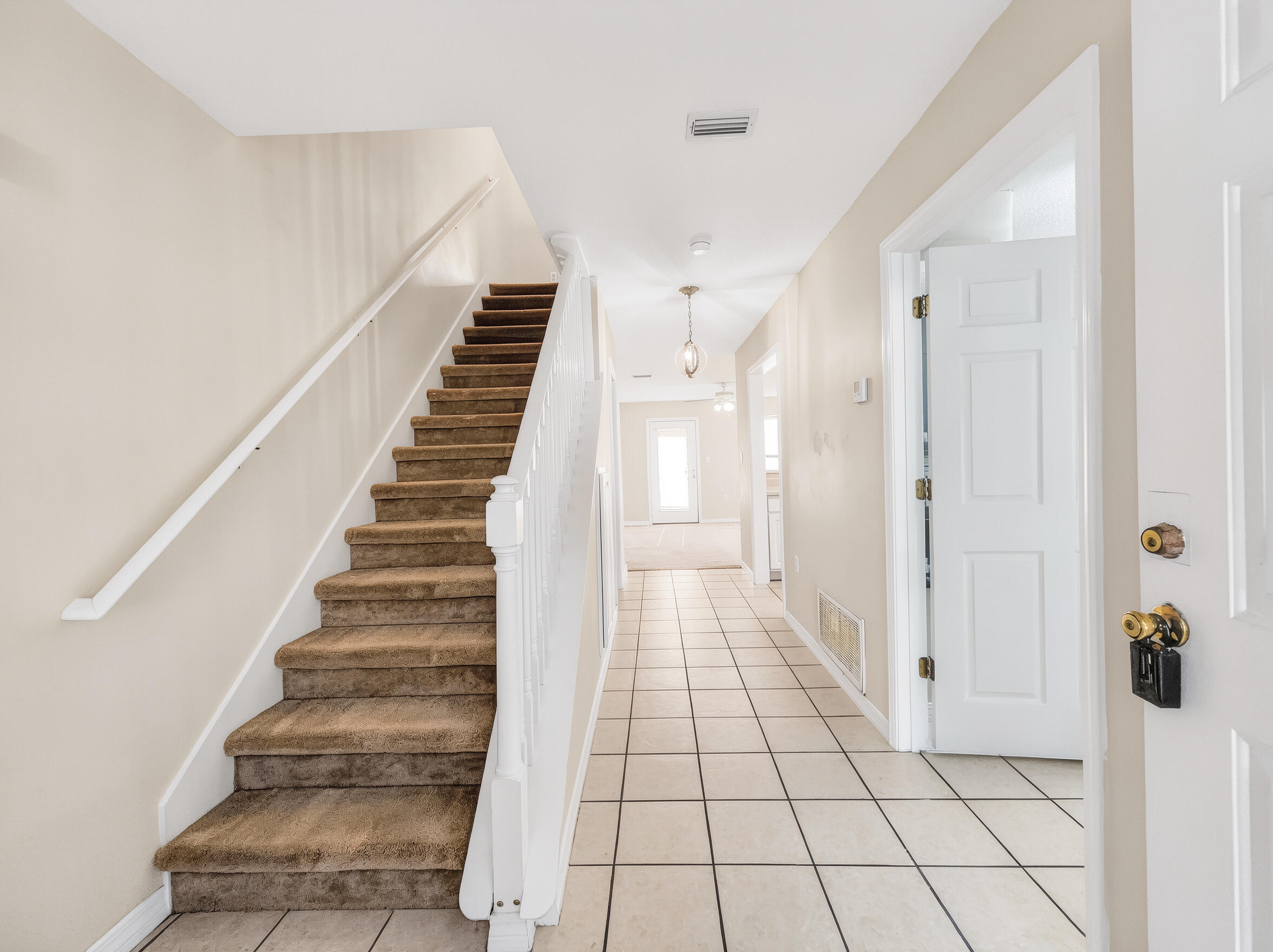 OAK PARK TOWNHOMES - Residential Lease