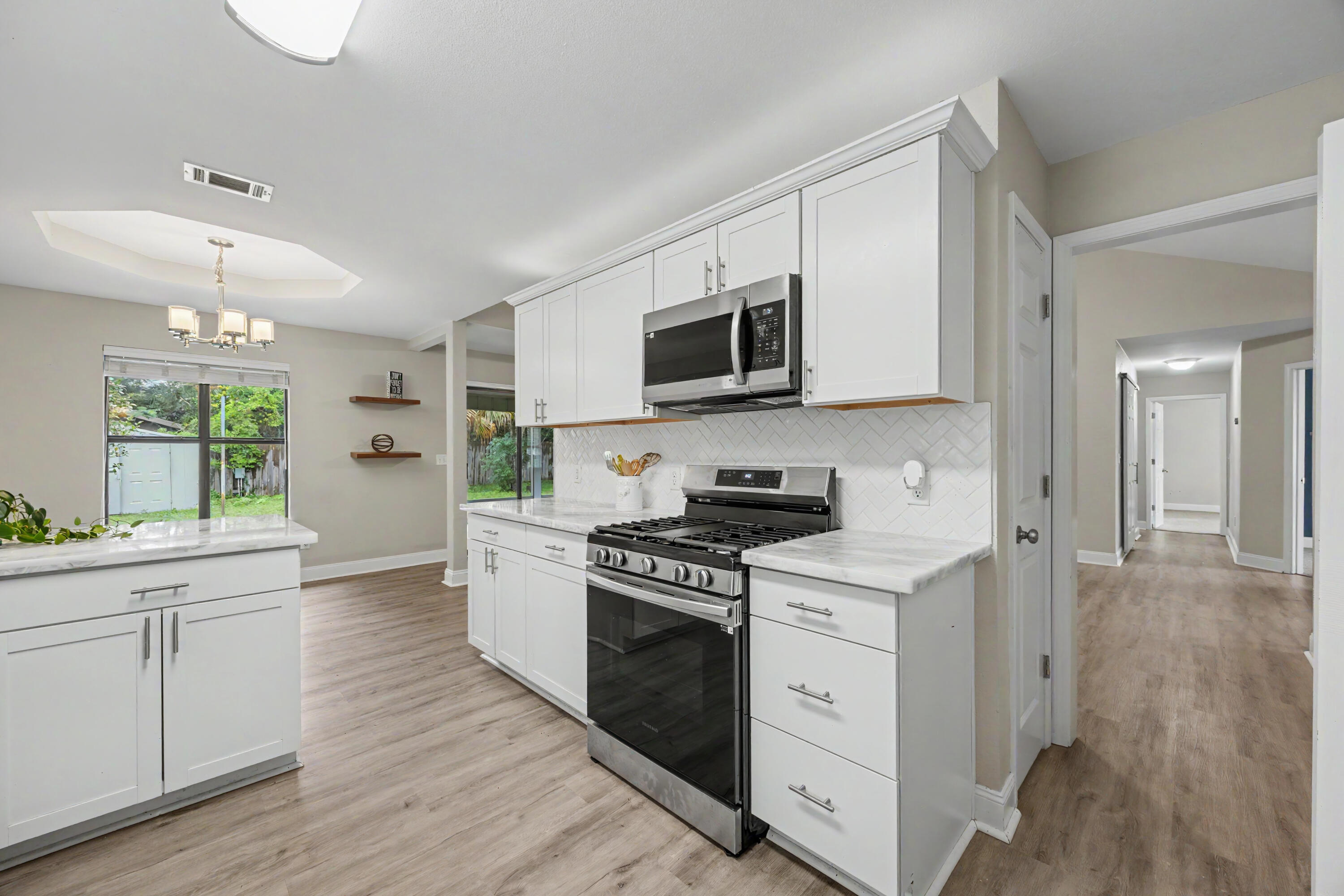 MEADOW WOODS - Residential