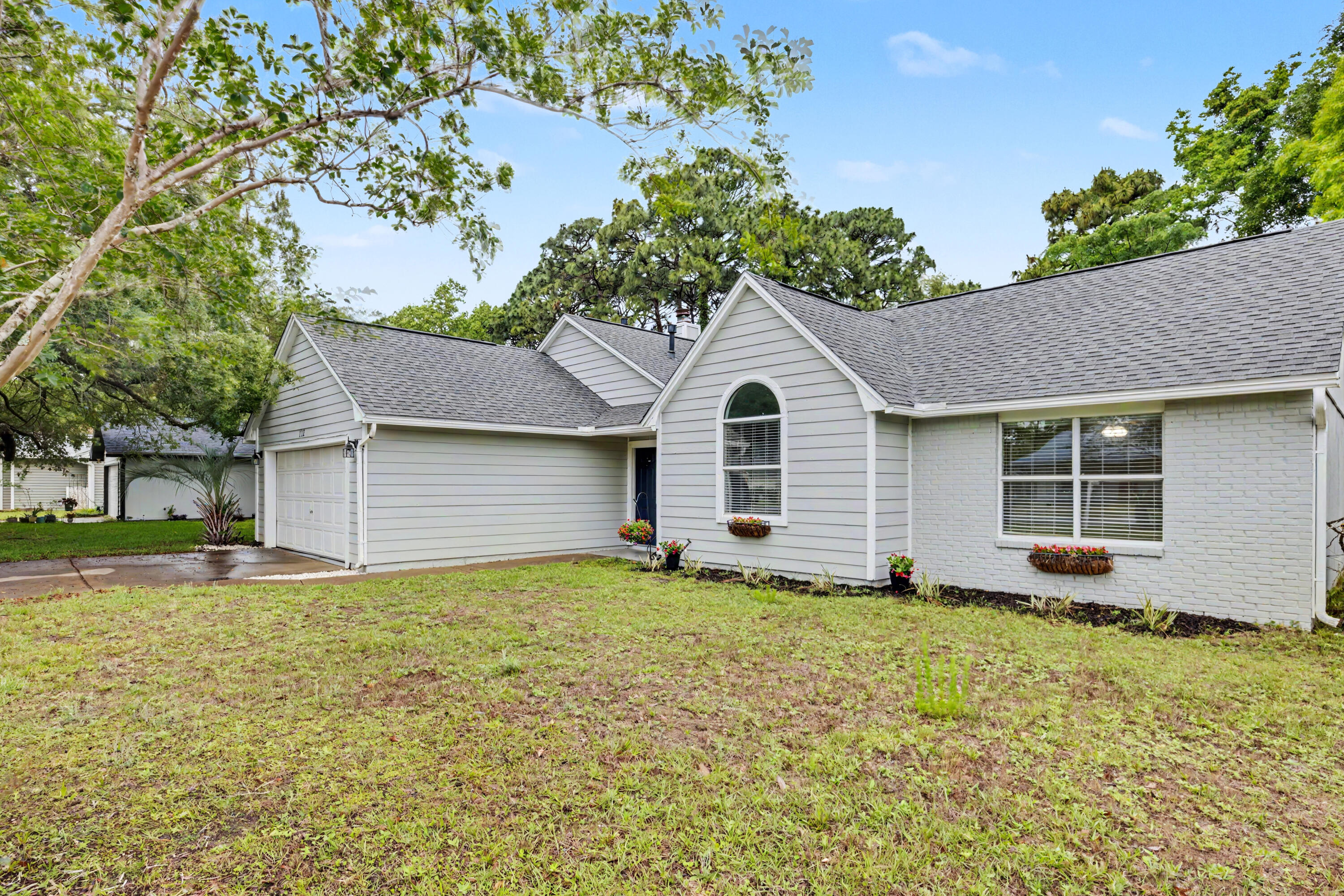 MEADOW WOODS - Residential