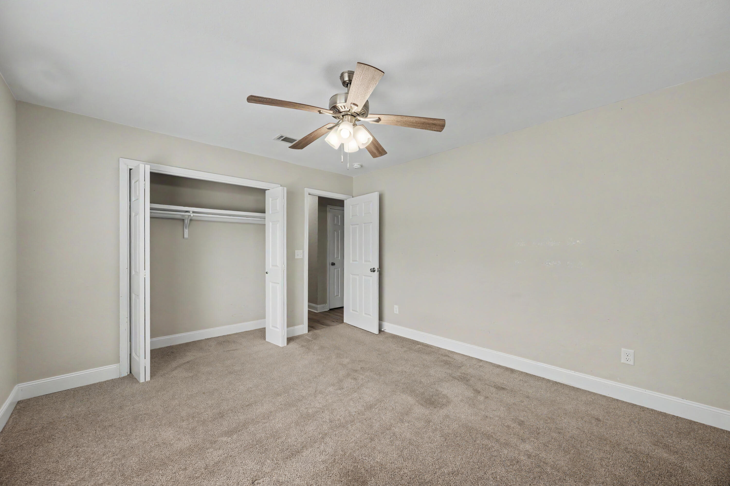 MEADOW WOODS - Residential