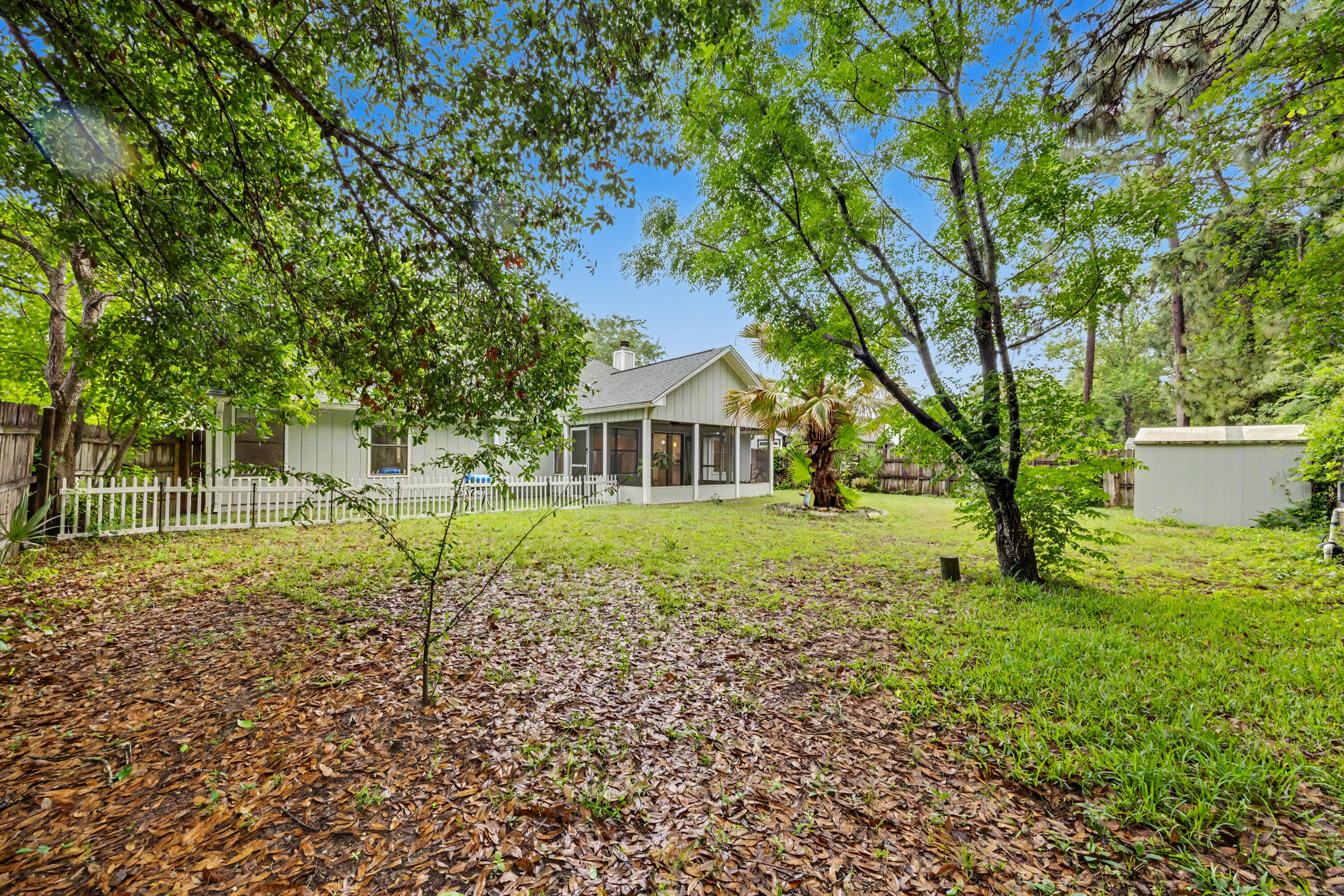 MEADOW WOODS - Residential