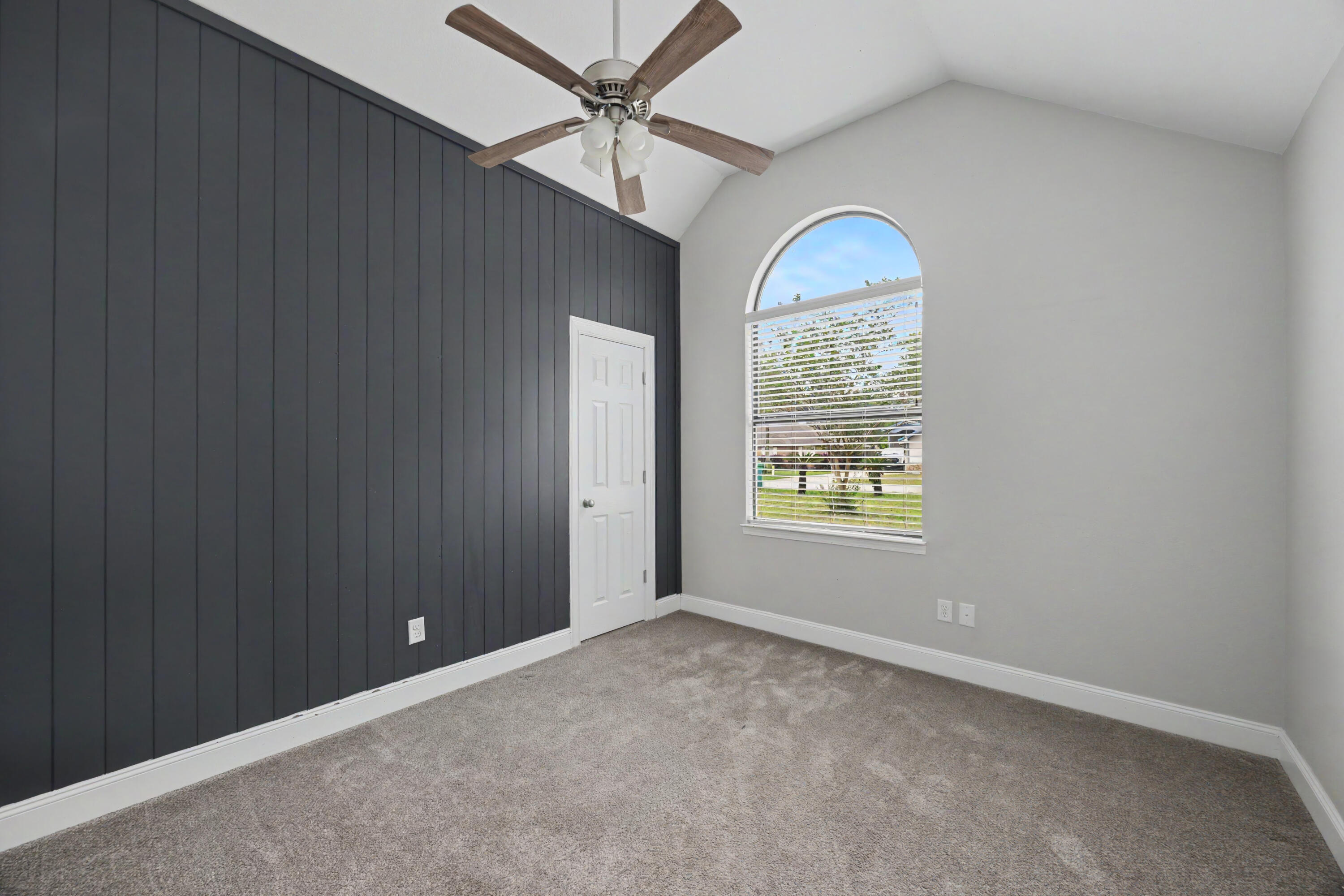 MEADOW WOODS - Residential