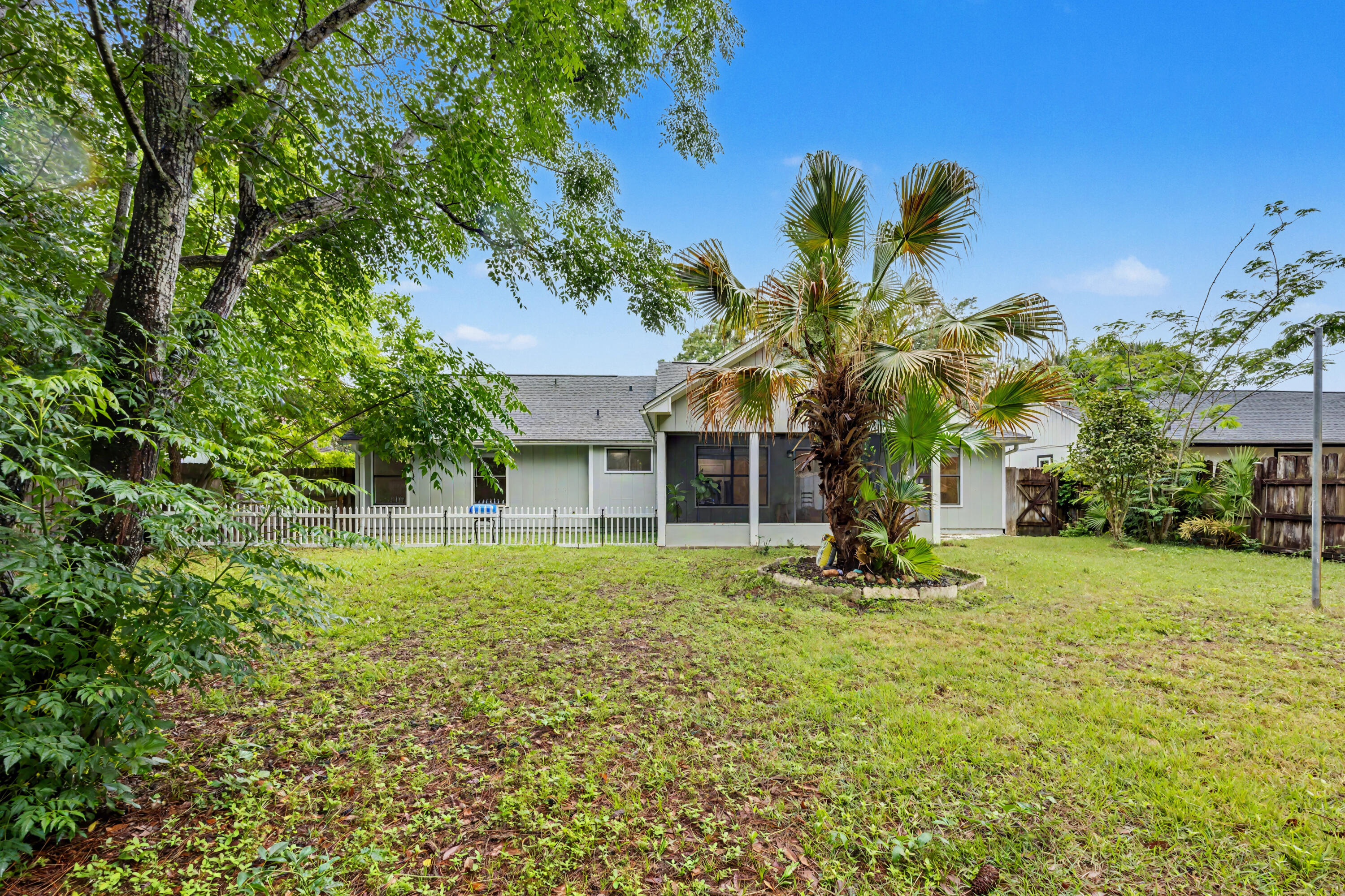 MEADOW WOODS - Residential