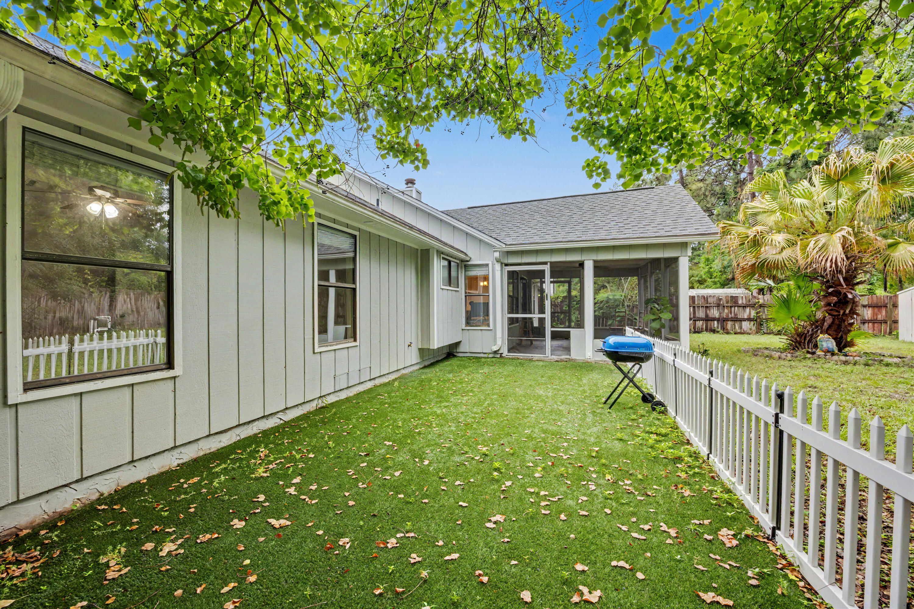 MEADOW WOODS - Residential